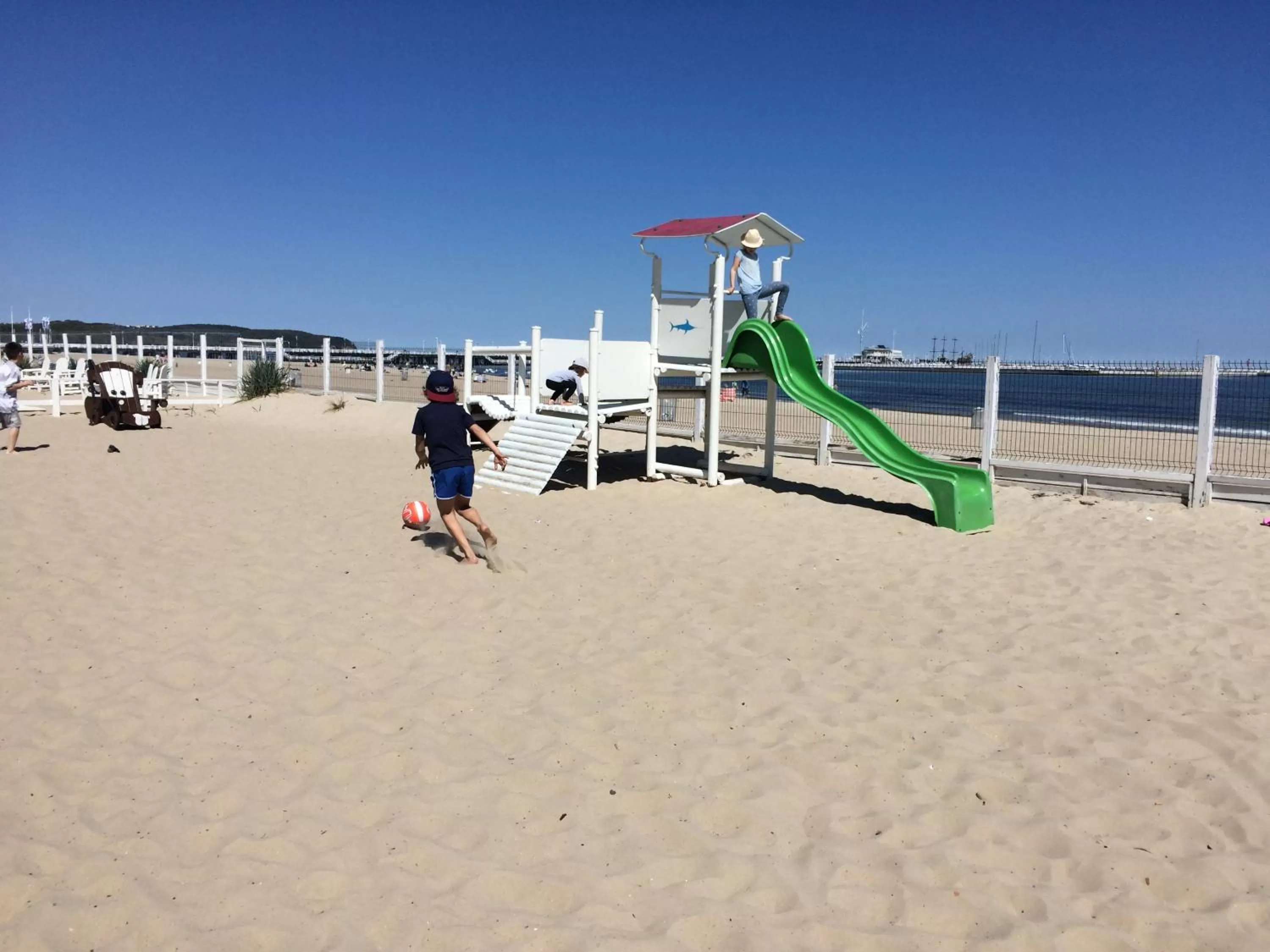 Beach in Hotel Zhong Hua