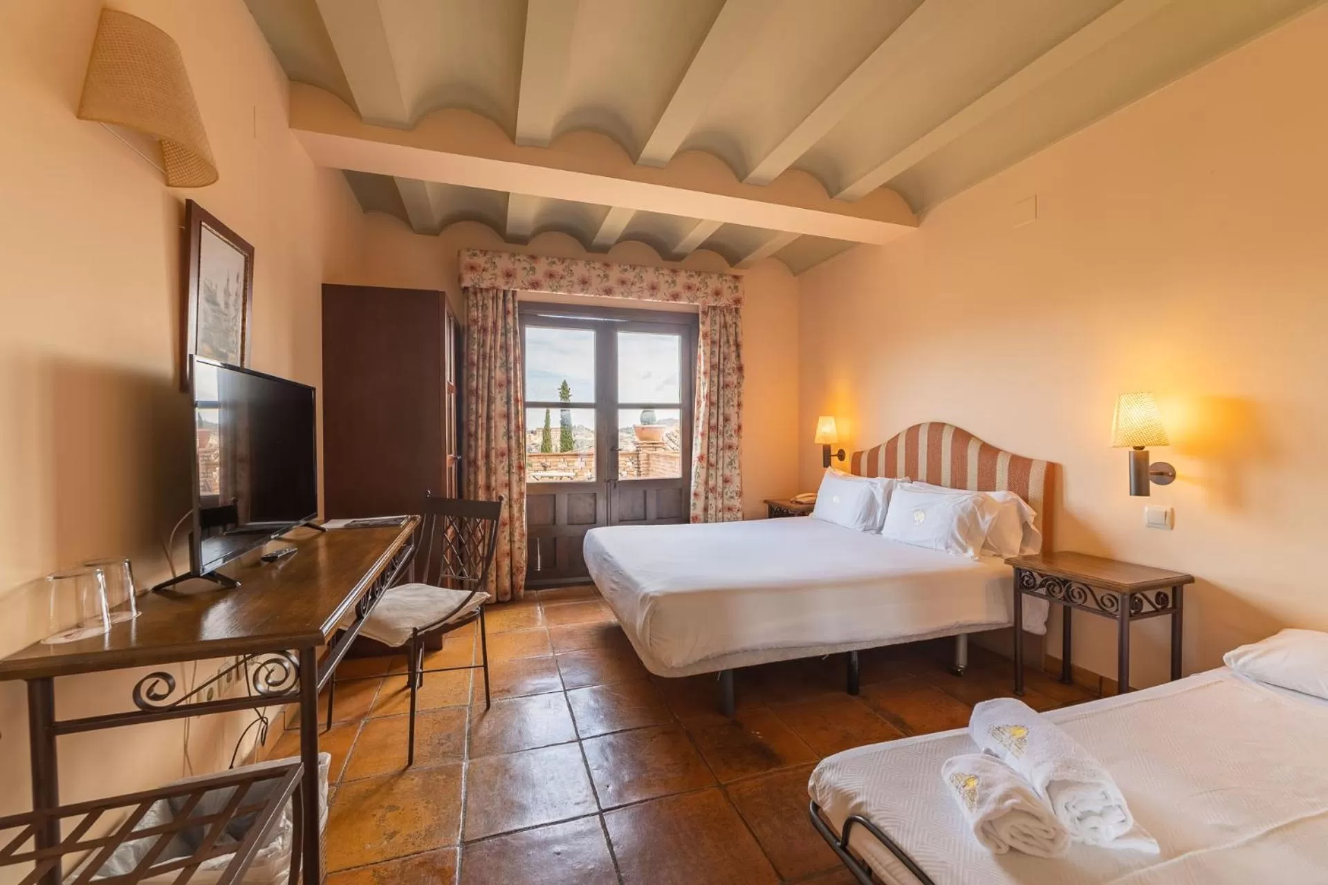 Double or Twin Room with Extra Bed (2 Adults + 1 Child) with terrace in Cigarral de Caravantes
