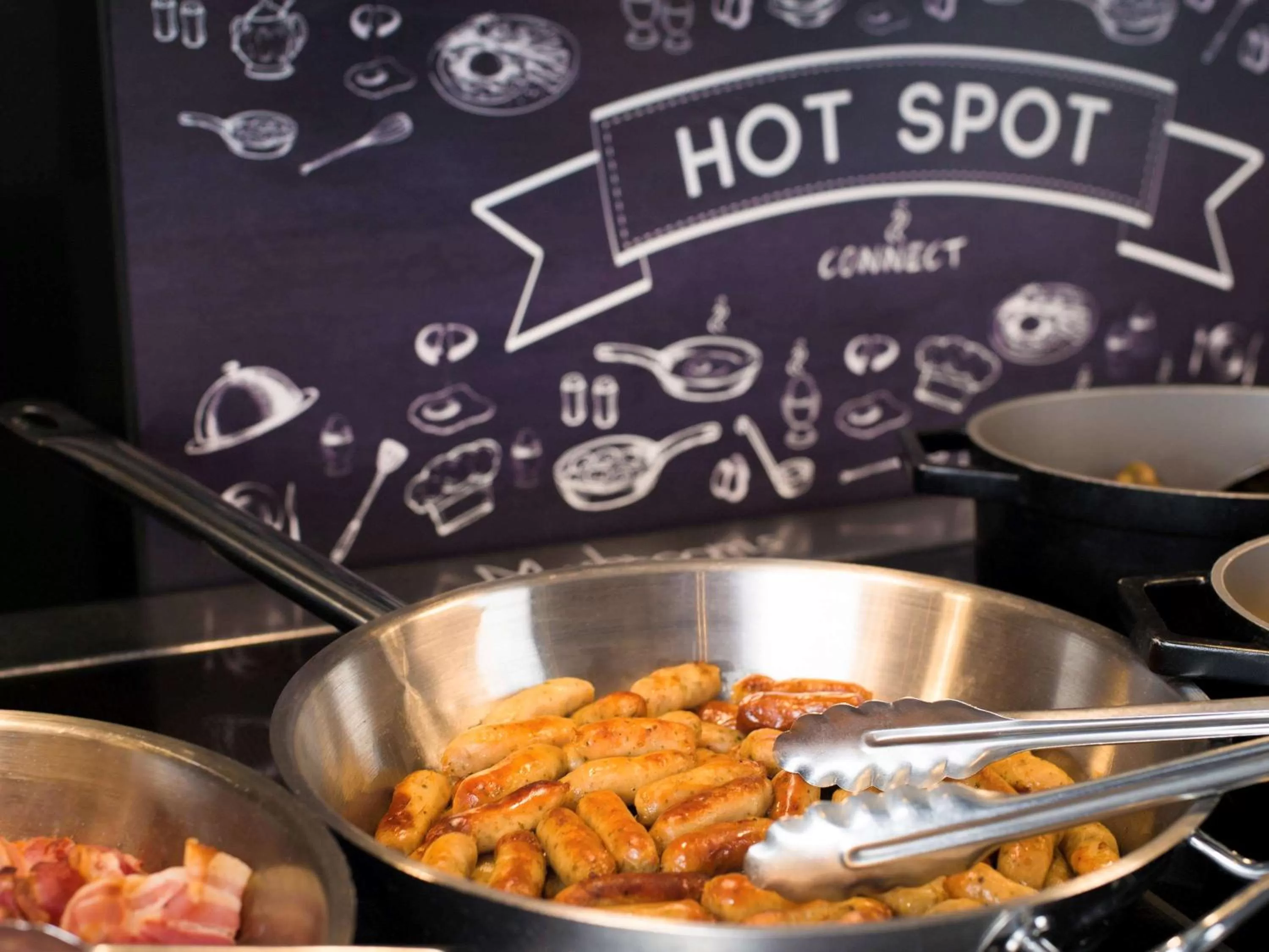 Restaurant/places to eat in The Novotel Toronto Centre