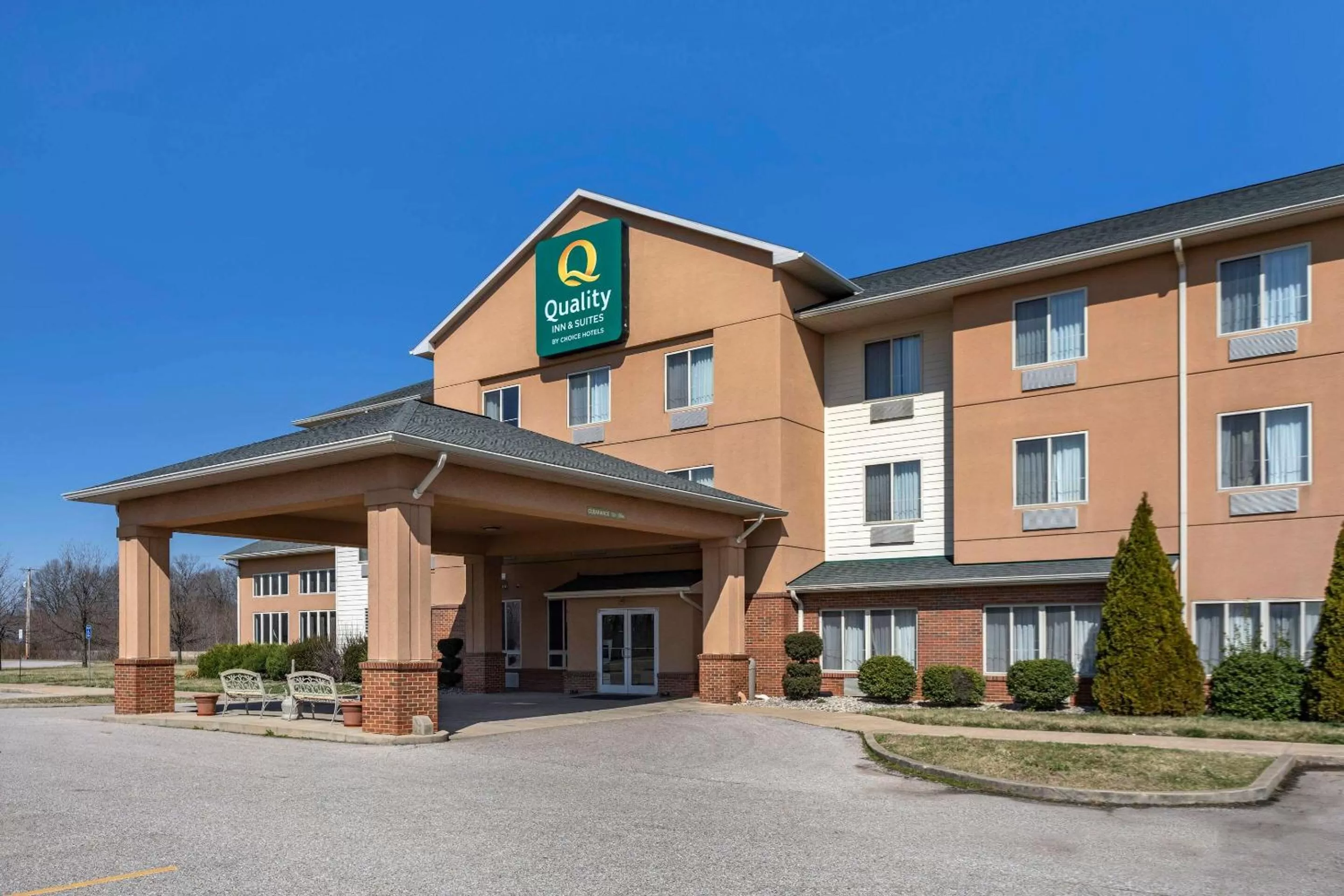 Quality Inn & Suites Rockport-Owensboro North GOLD AWARD WINNER