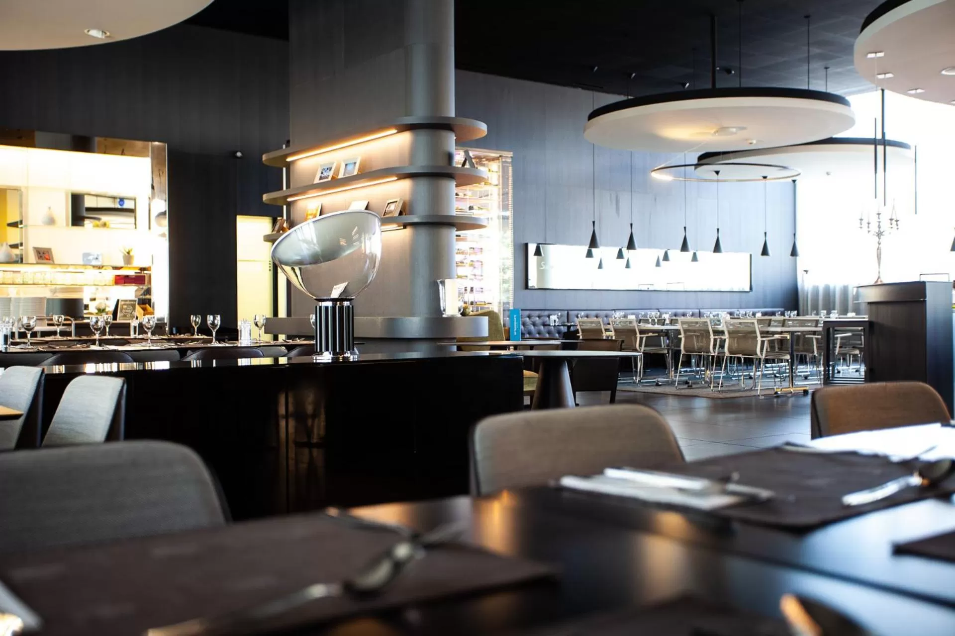 Restaurant/places to eat in Novotel Basel City