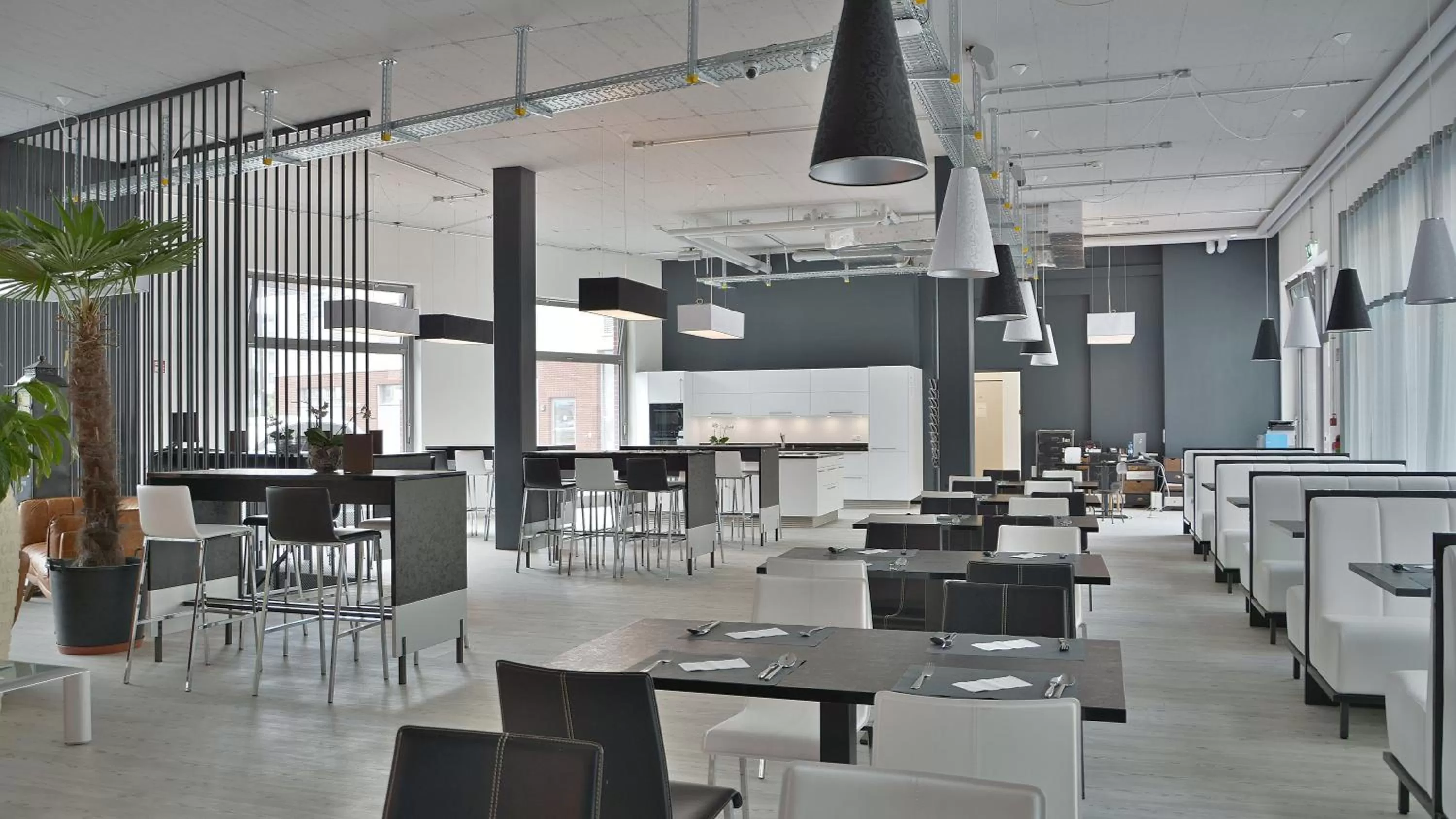 Restaurant/places to eat in Residence Thessoni Home Zurich -self checkin -no restaurants-short&longstay