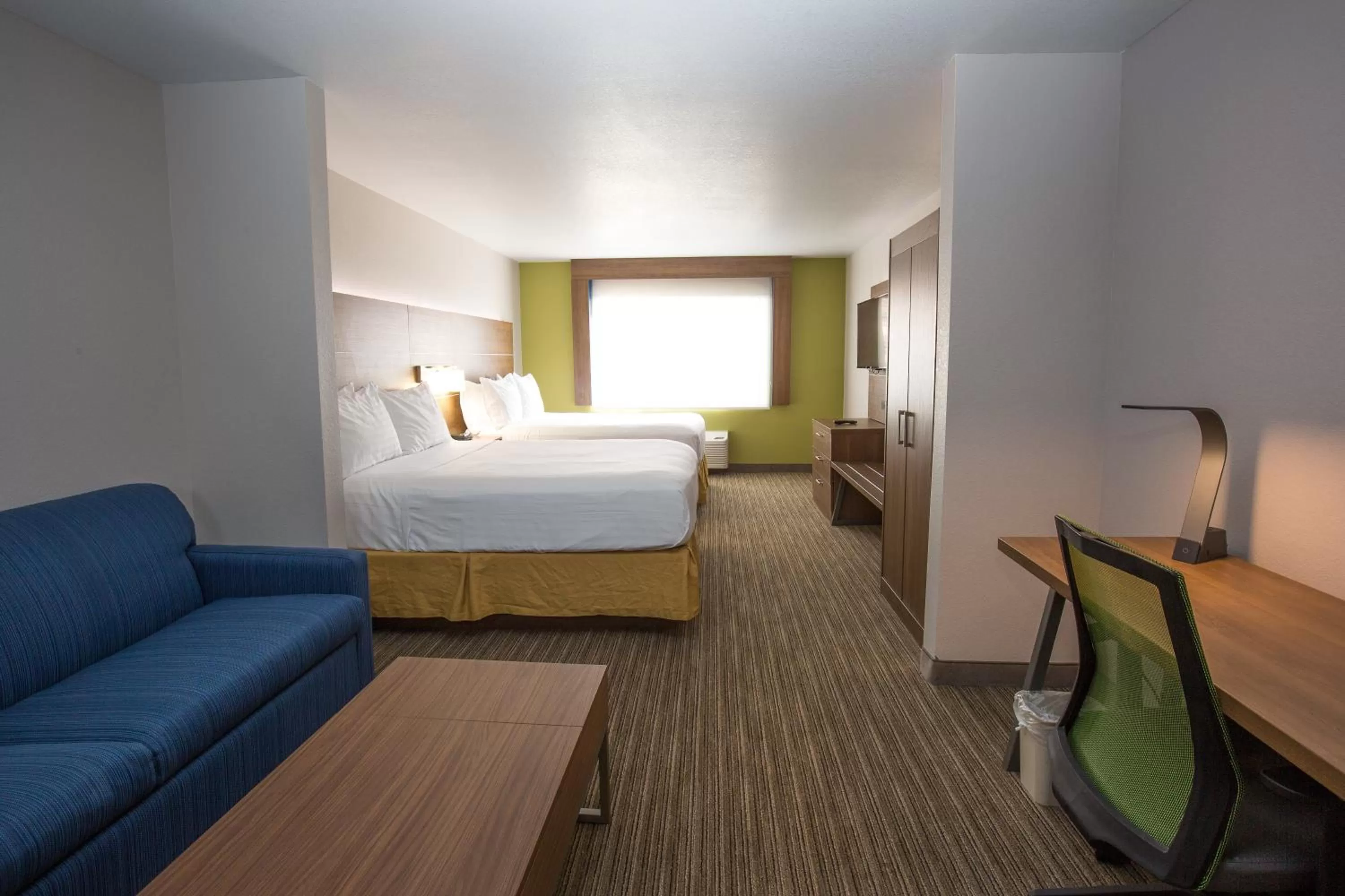 Photo of the whole room, Bed in Holiday Inn Express Hotel & Suites Hesperia by IHG