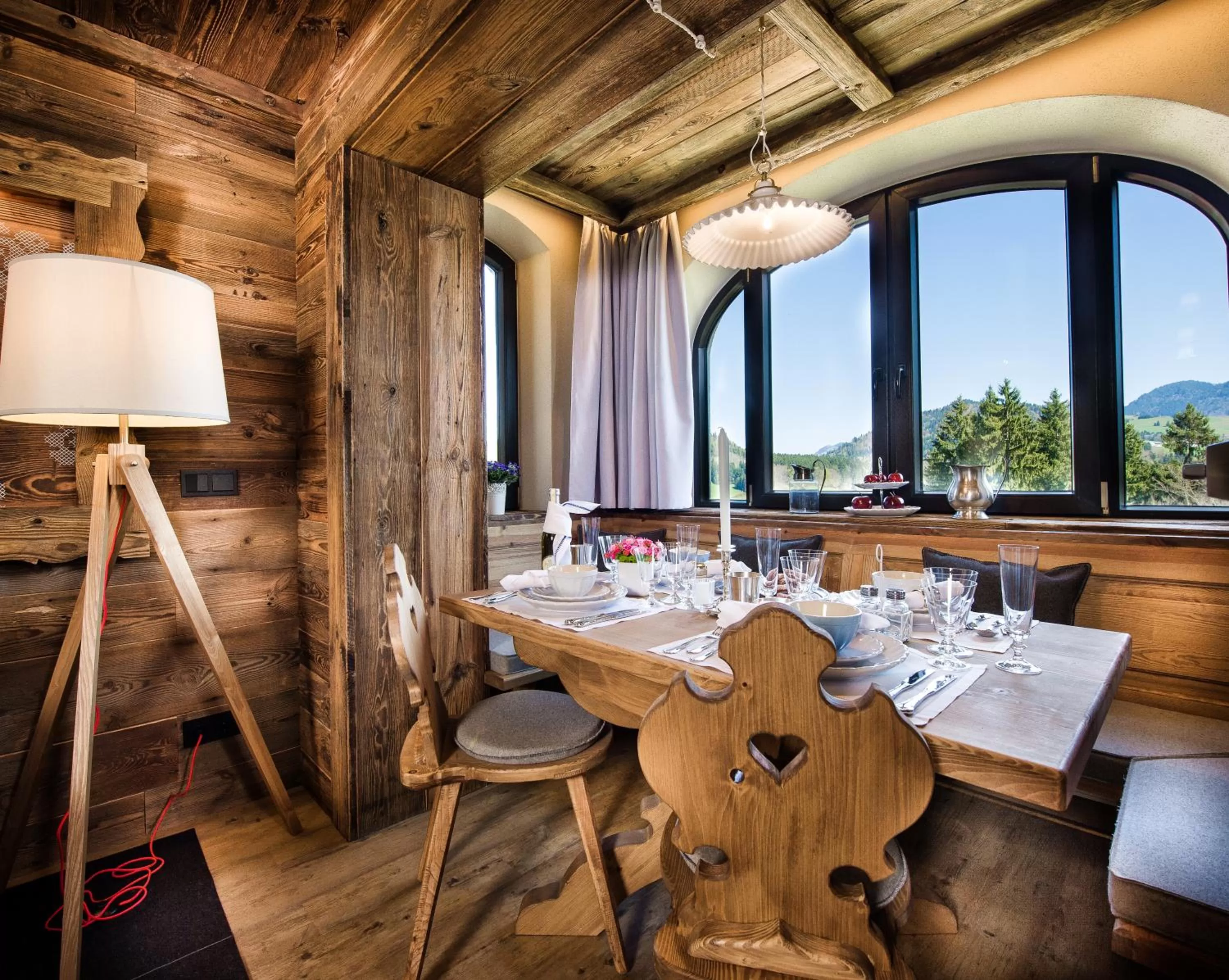 Dining area in MONDI Resort und Chalet Oberstaufen