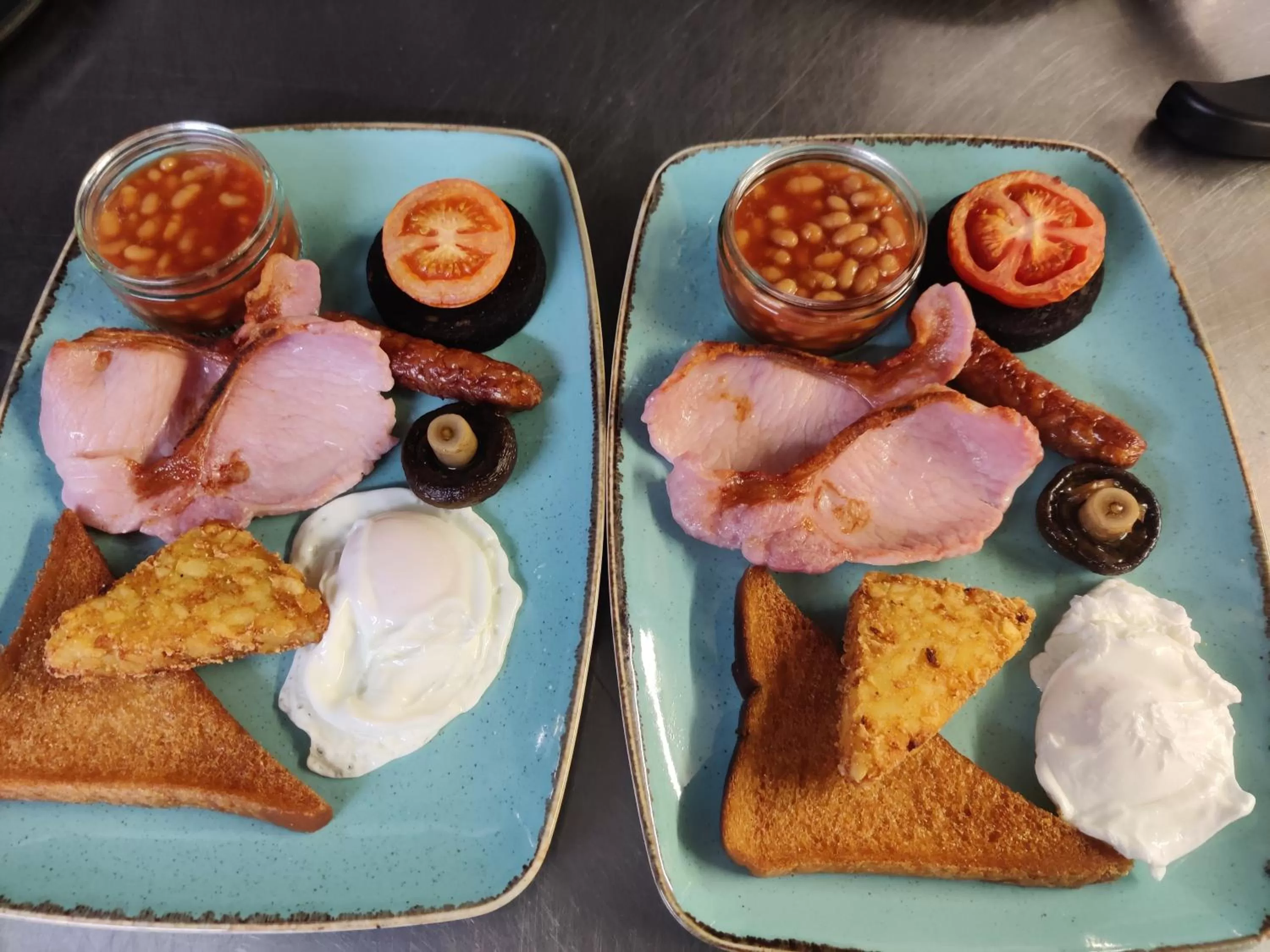 Breakfast in White Horse Inn