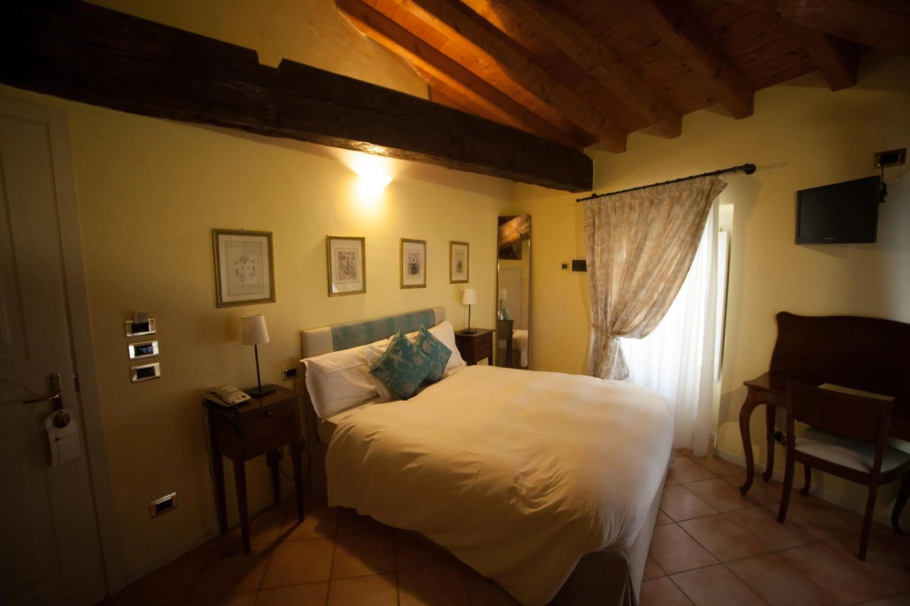 Bedroom, Bed in Albergo Orologio