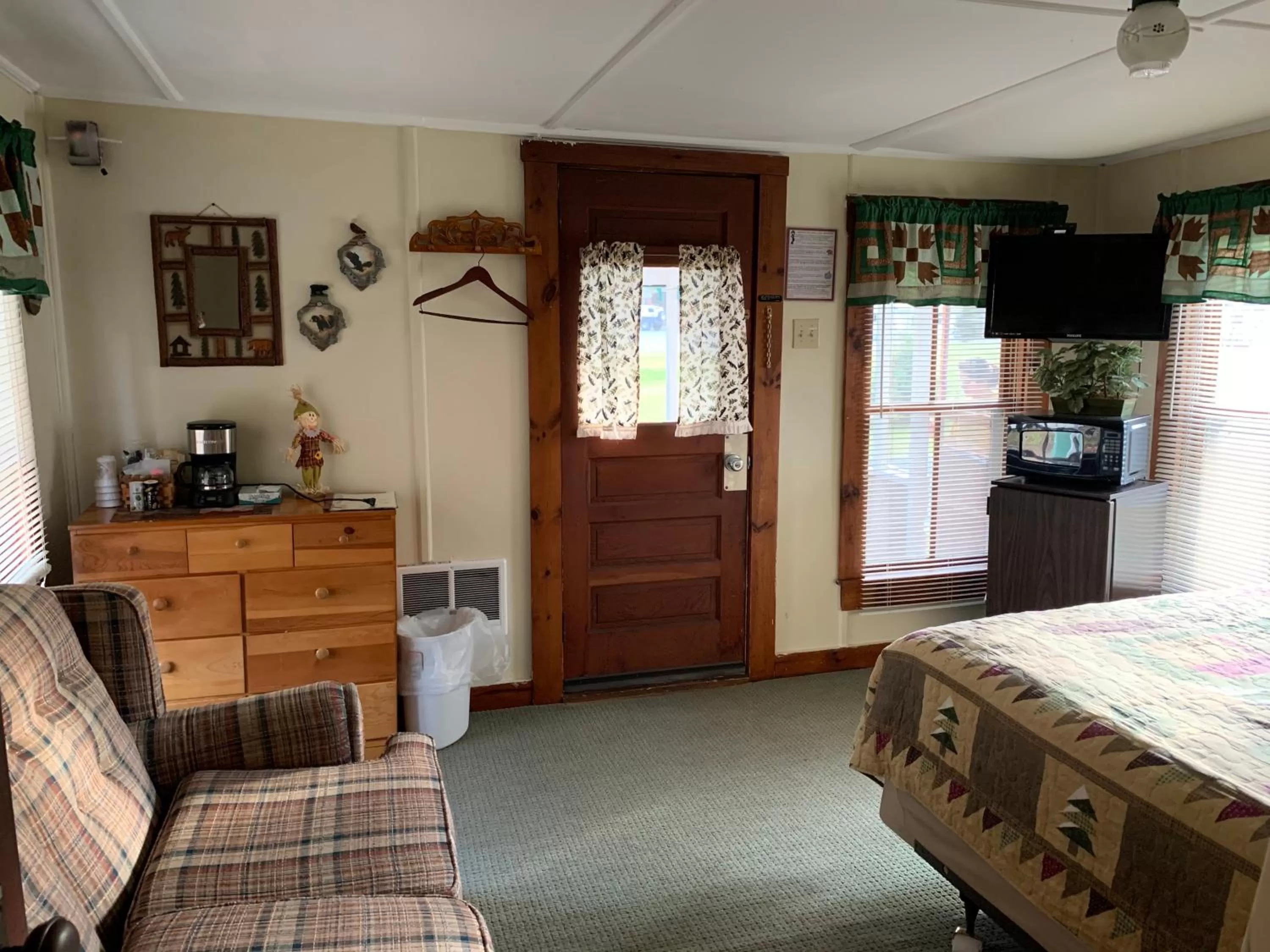 Bed in carrollmotel and cottages