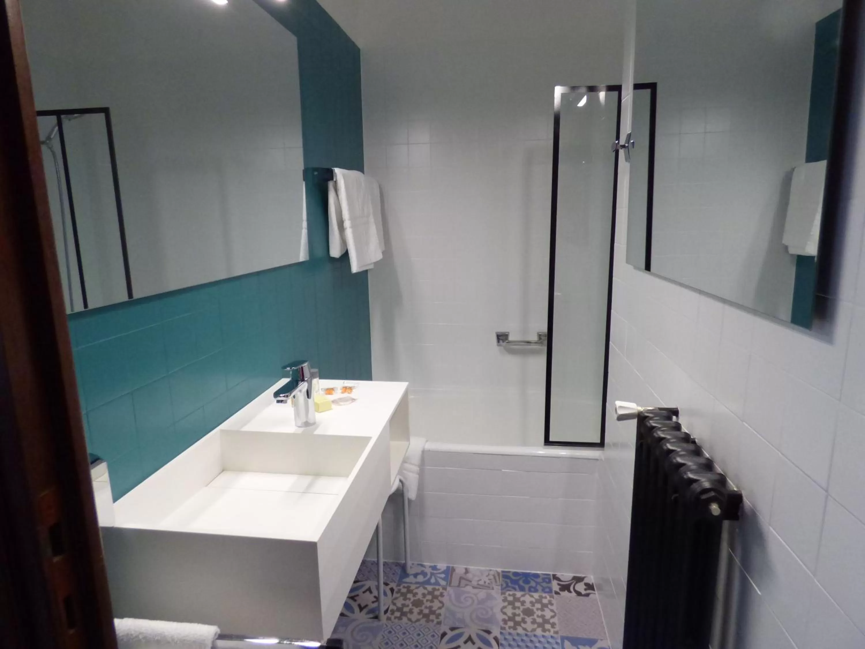 Bathroom in Urban Style L'Etape