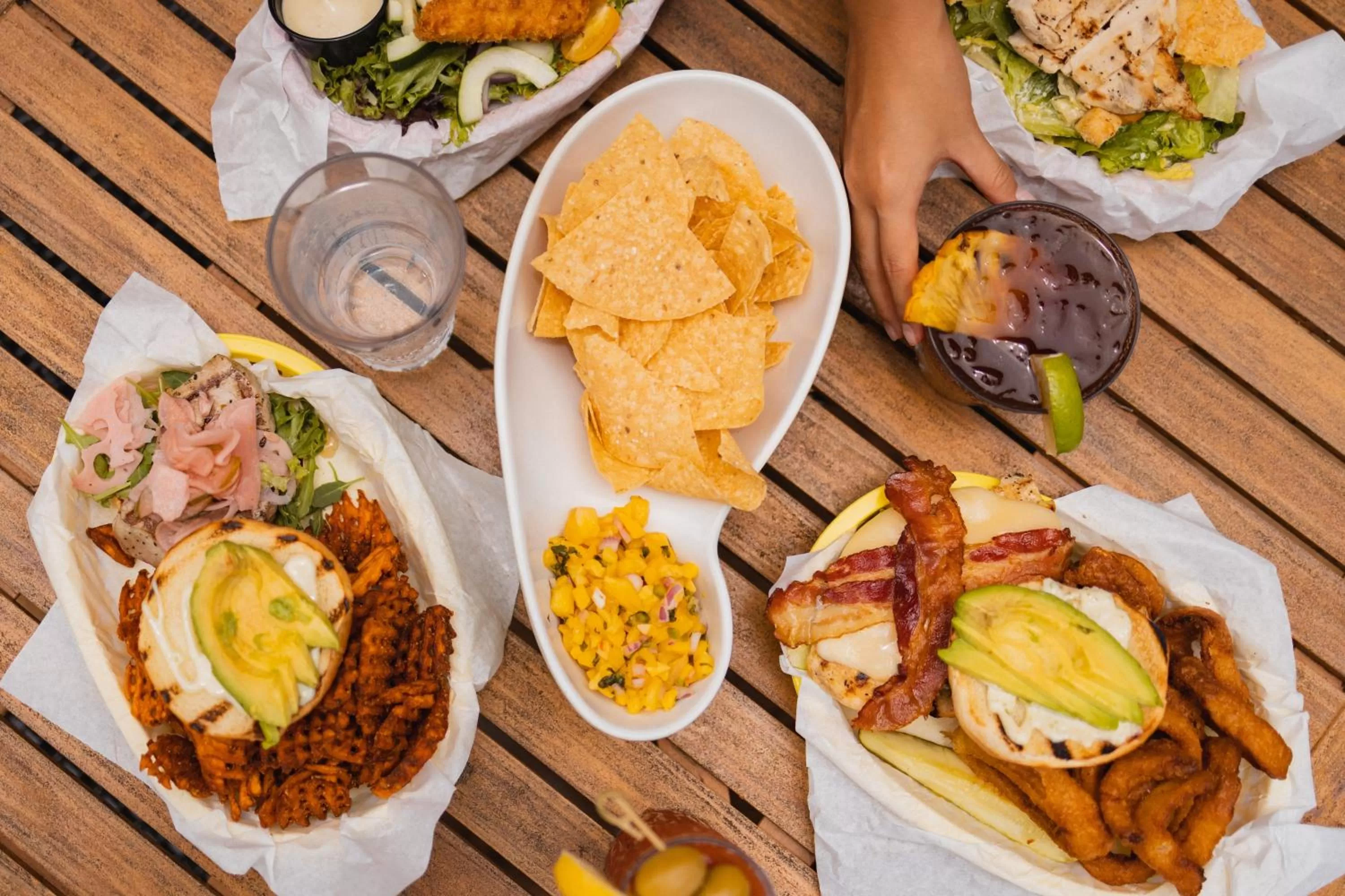 Food and drinks in Kauai Shores Hotel