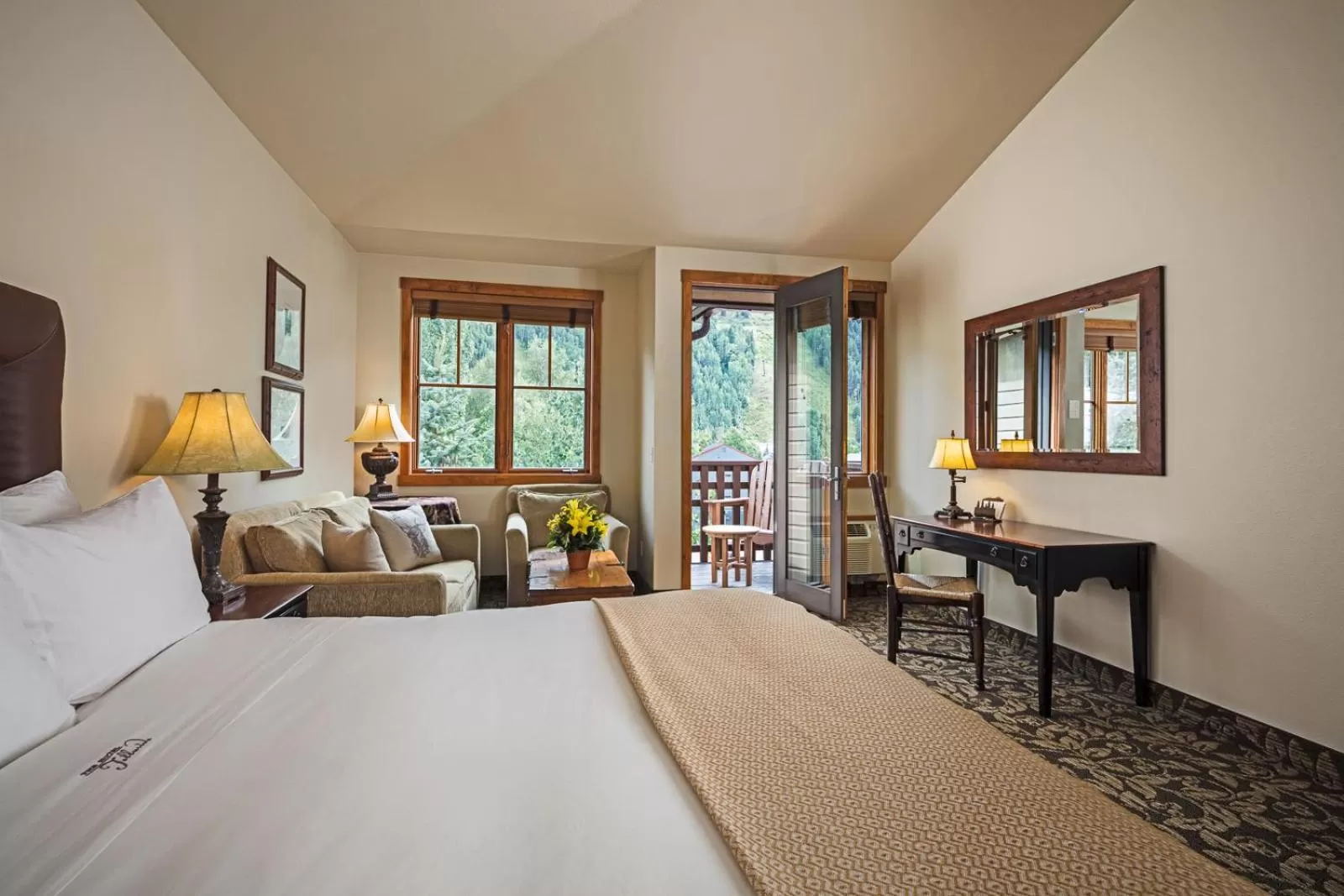 Photo of the whole room, Bed in The Hotel Telluride