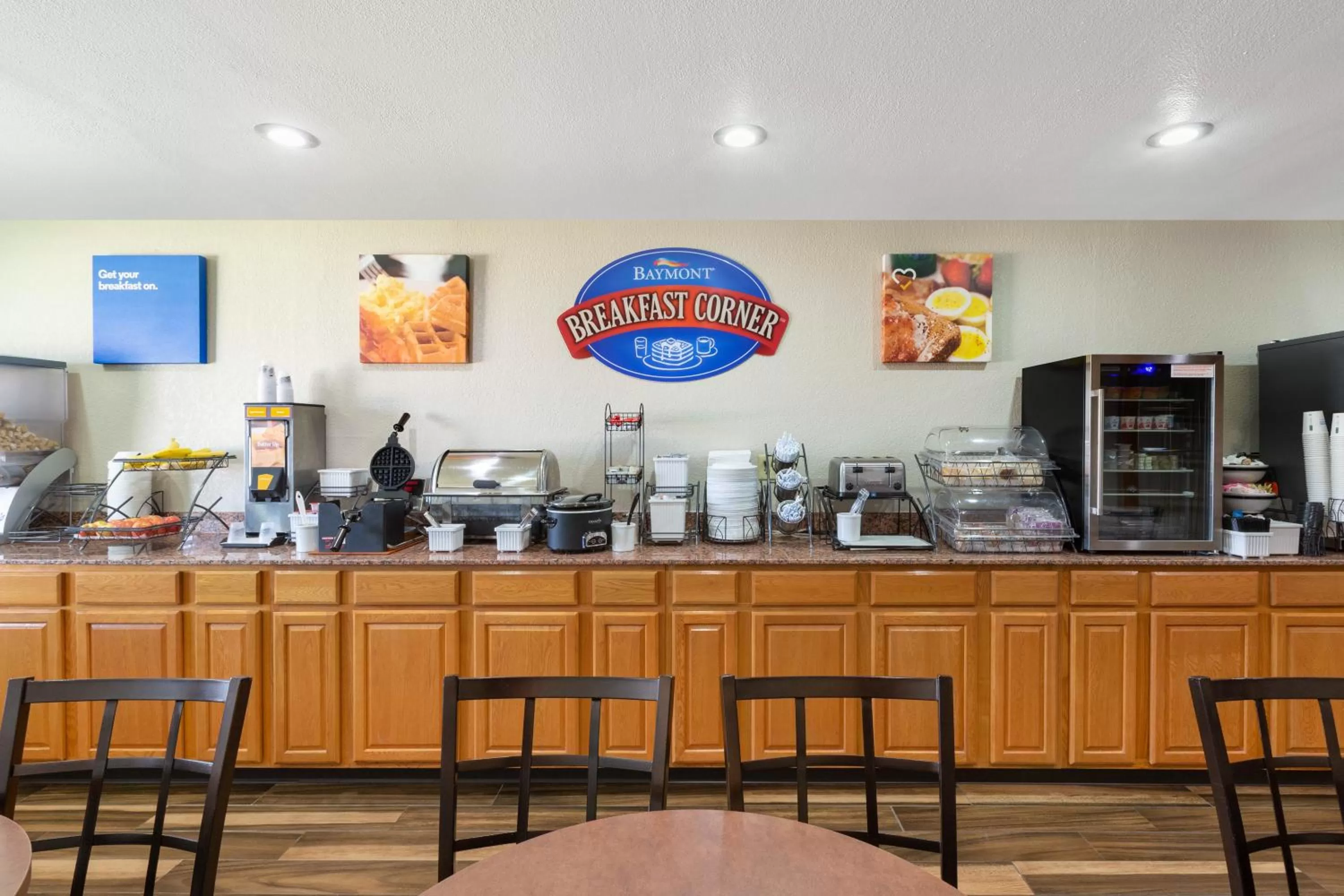 Coffee/tea facilities in Baymont by Wyndham Fort Dodge