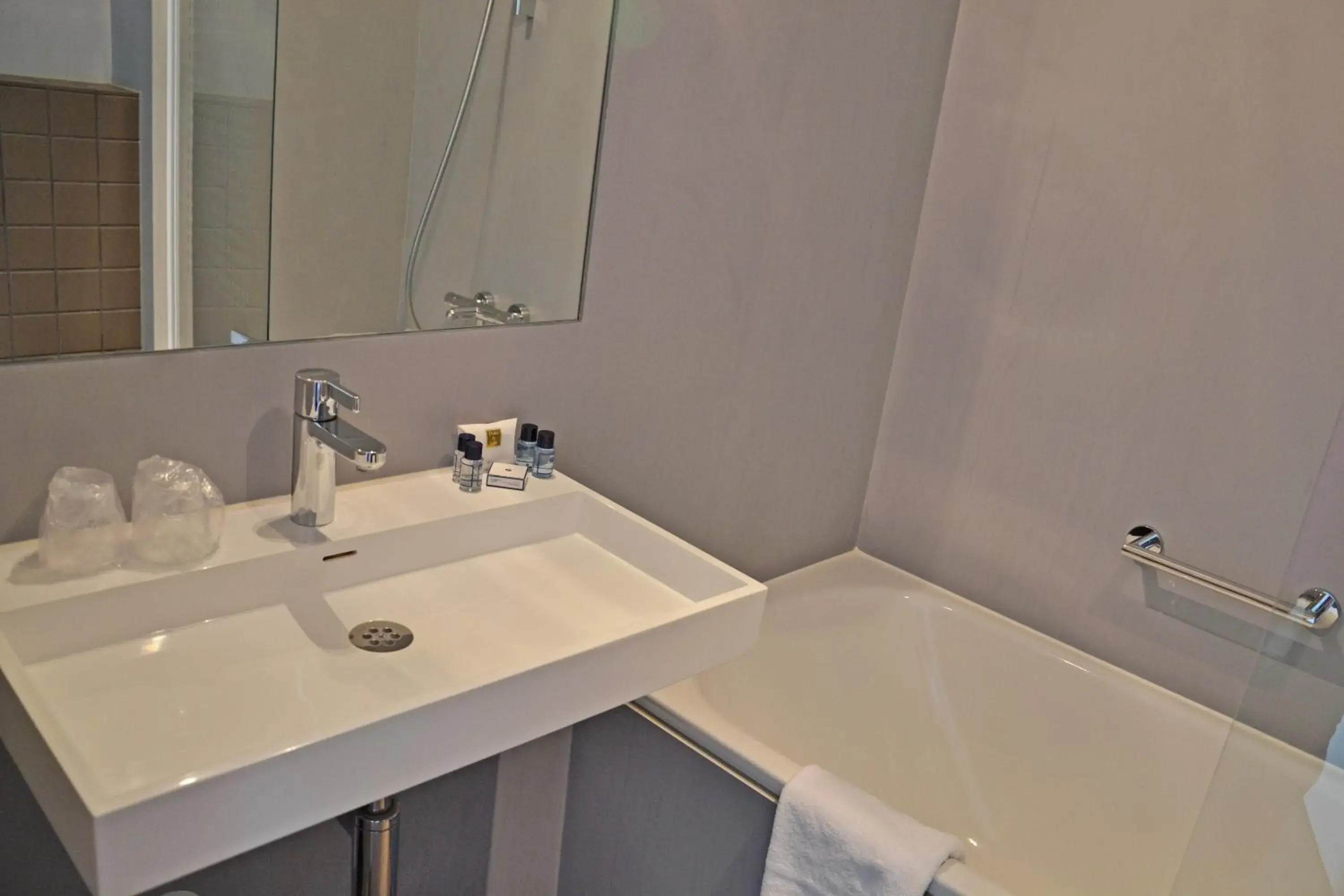 Comfort Double Room with Balcony and Dune View in Fletcher Hotel - Restaurant Elzenduin Comfort Double Room with Balcony and Dune View in Fletcher Hotel - Restaurant Elzenduin