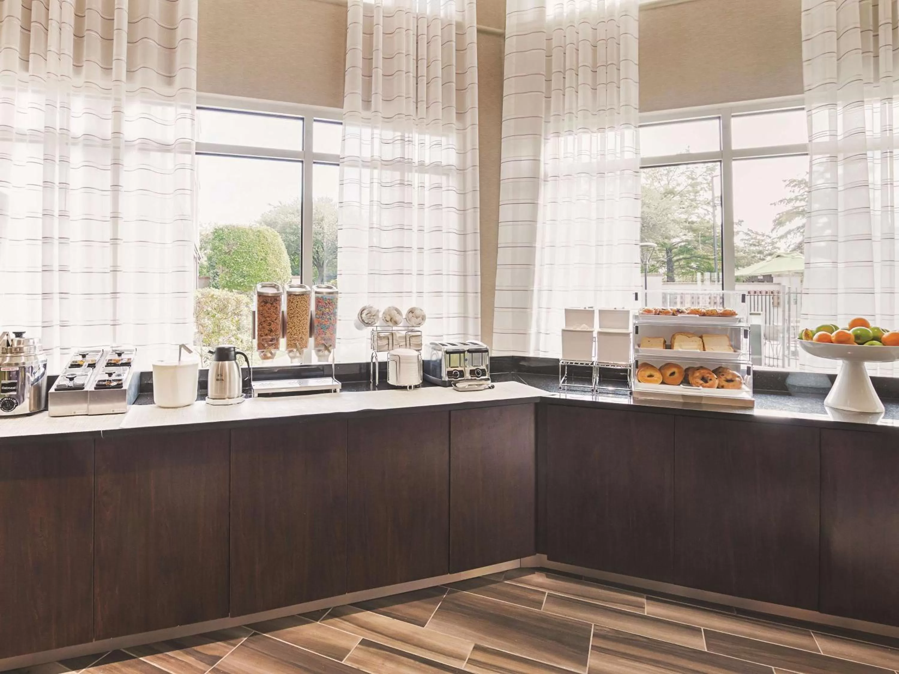 Restaurant/places to eat in La Quinta by Wyndham Fort Worth North