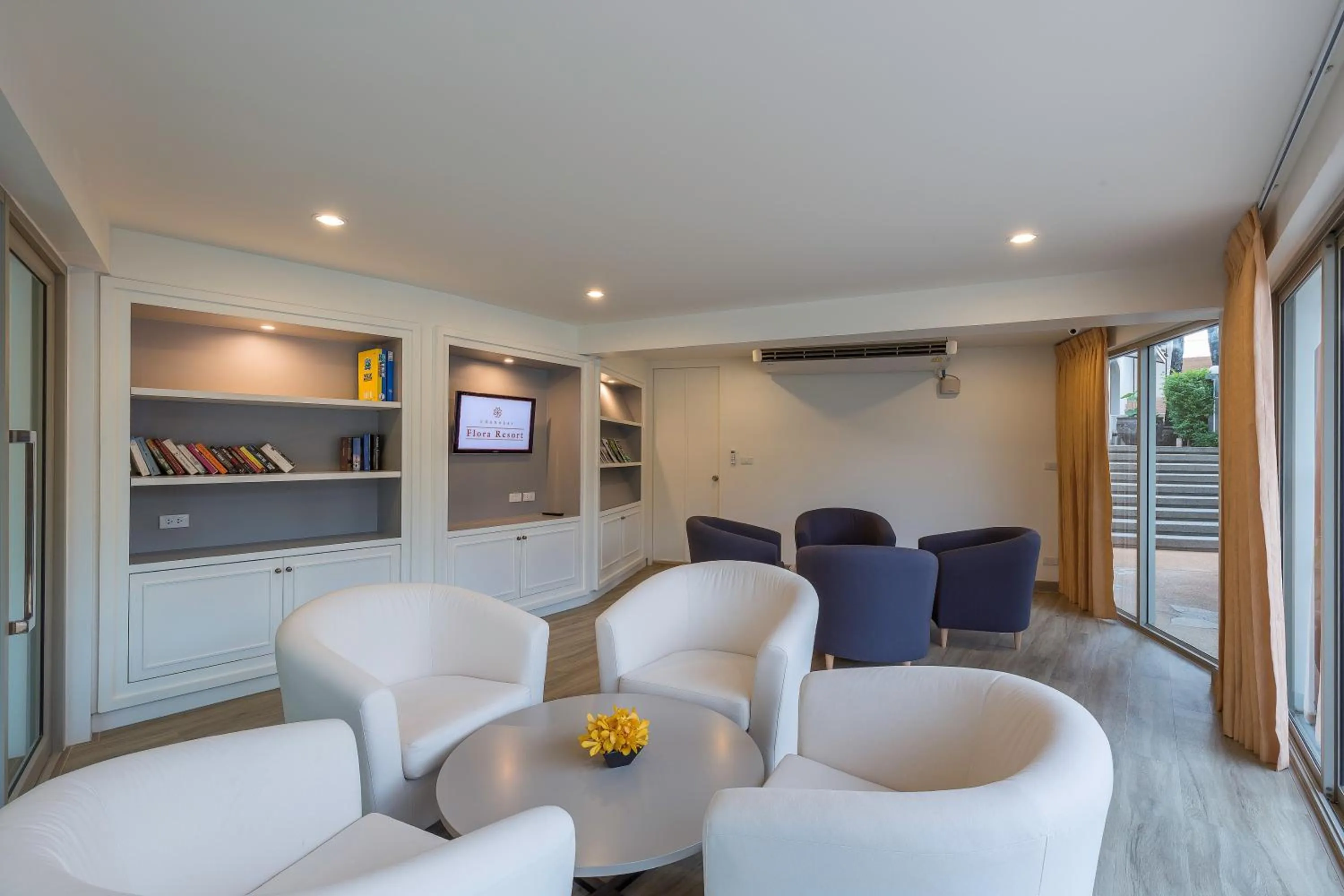 Lounge or bar in Chanalai Flora Resort, Kata Beach