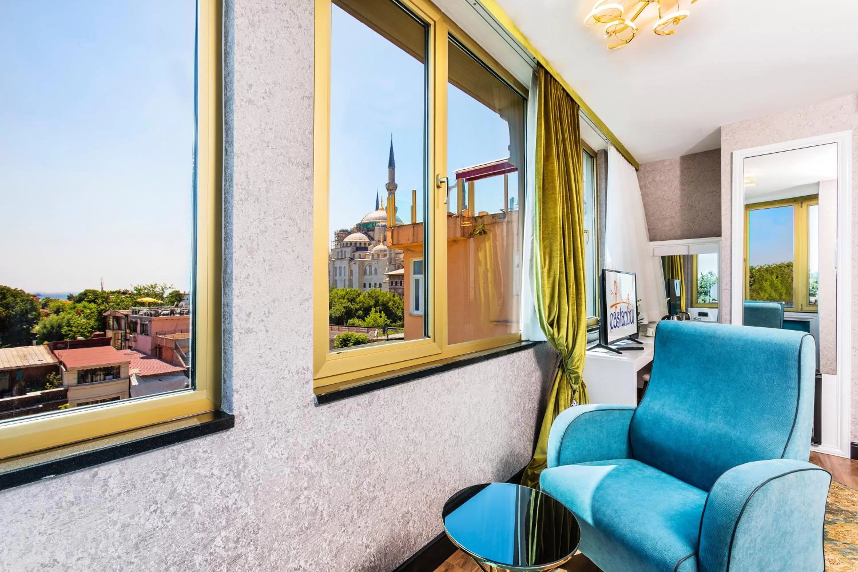 Photo of the whole room in Eastanbul Suites