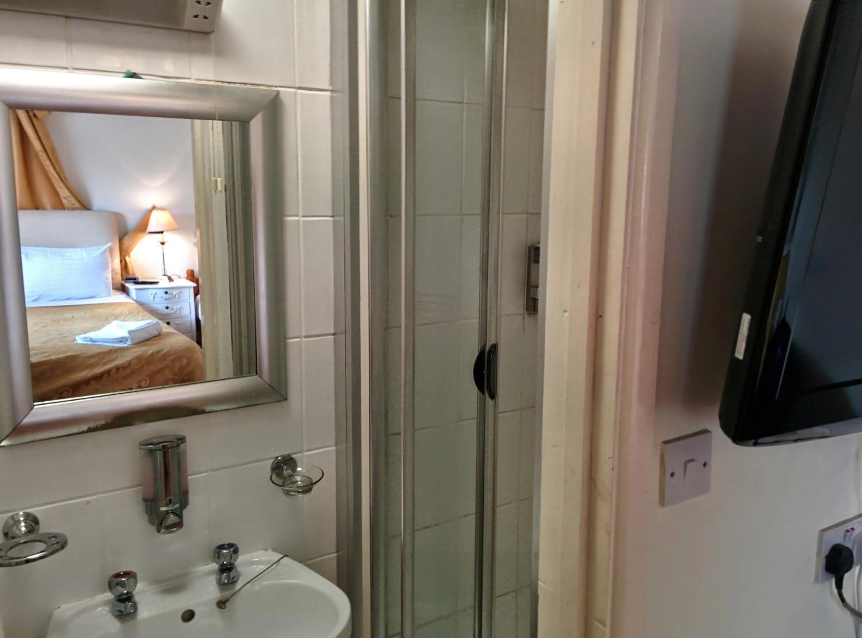 Bathroom in Acorn Guest House