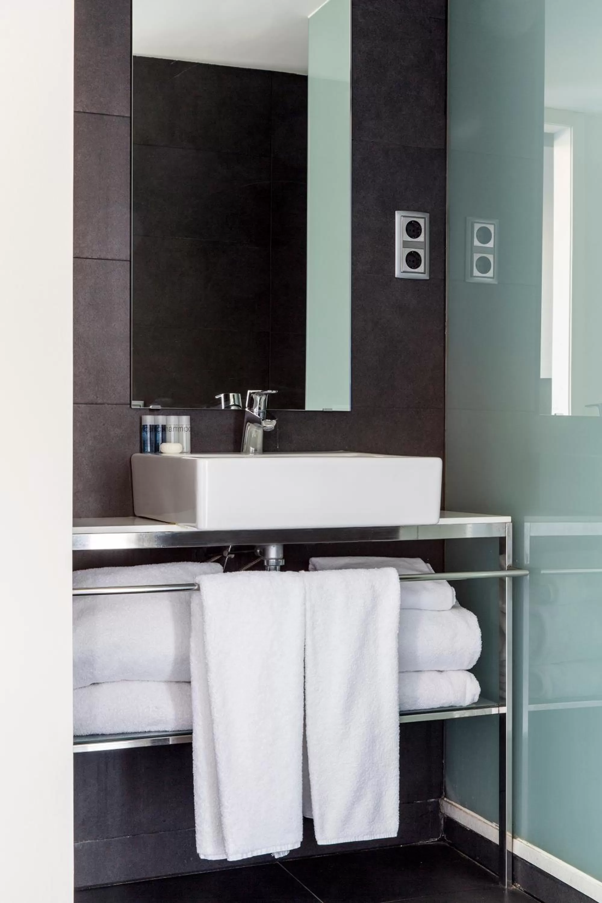 Bathroom in Barcelona Apartment Republica