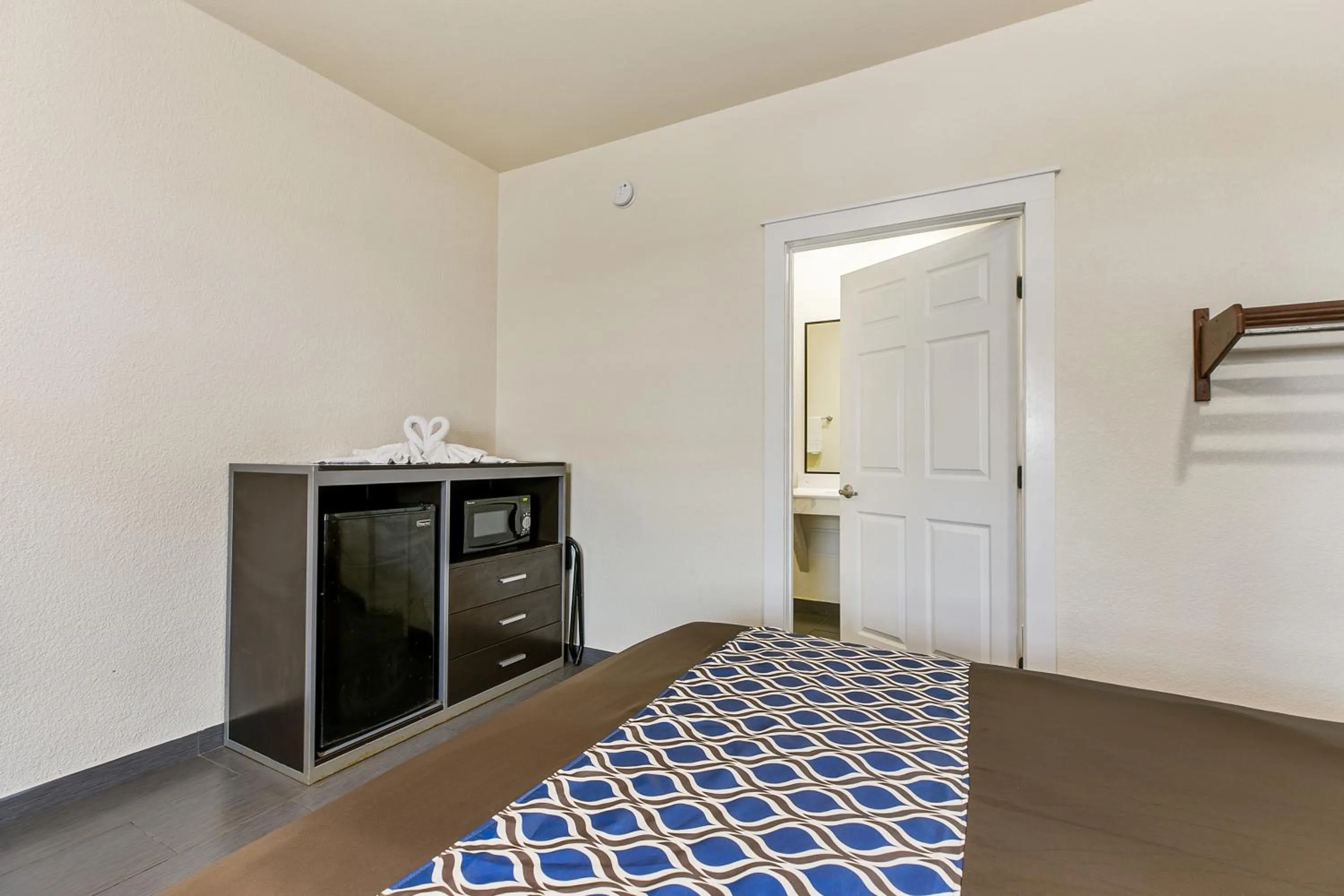 Bed in Lighthouse Inn