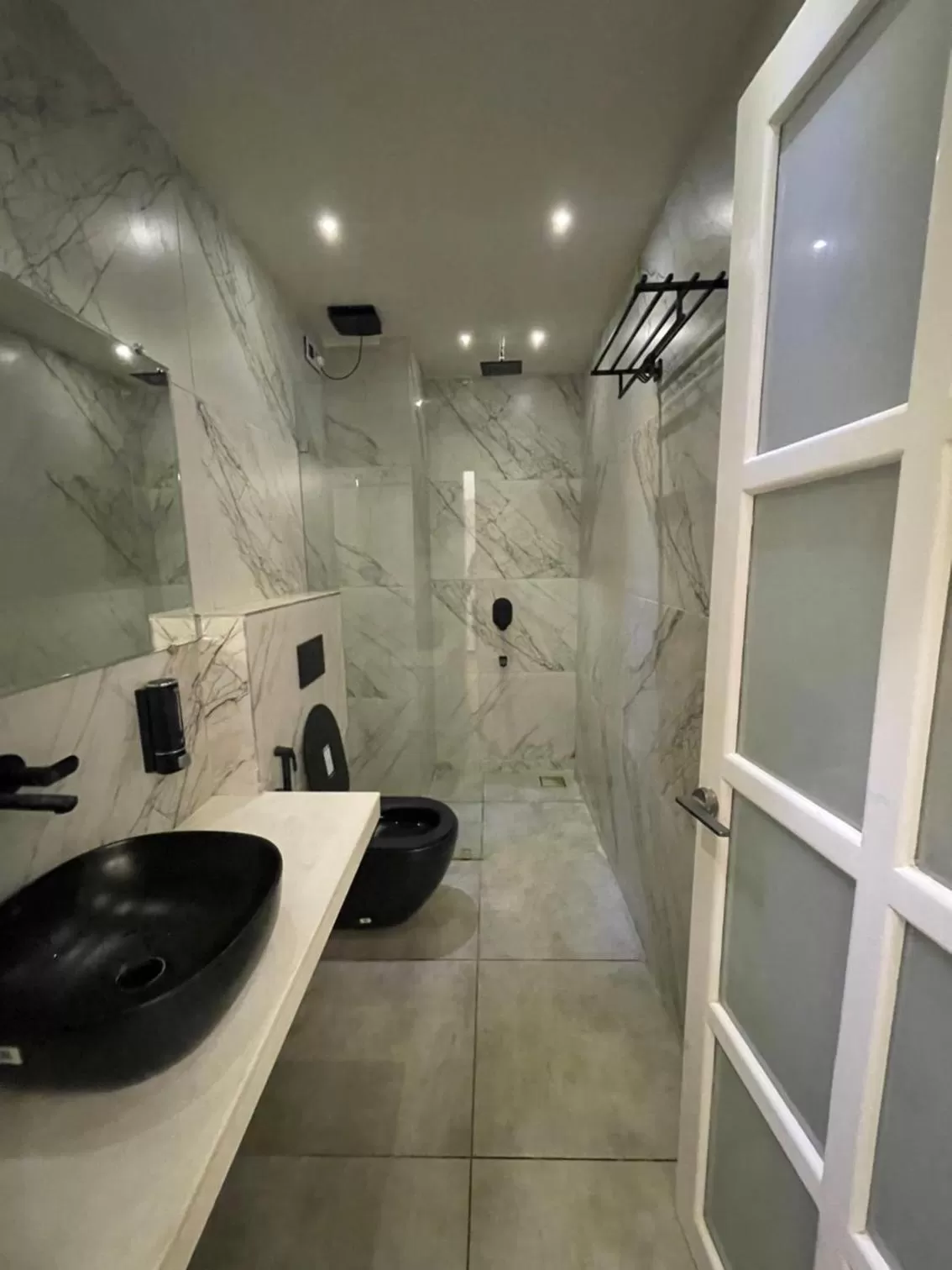 Shower, Bathroom in Pajaros Blu