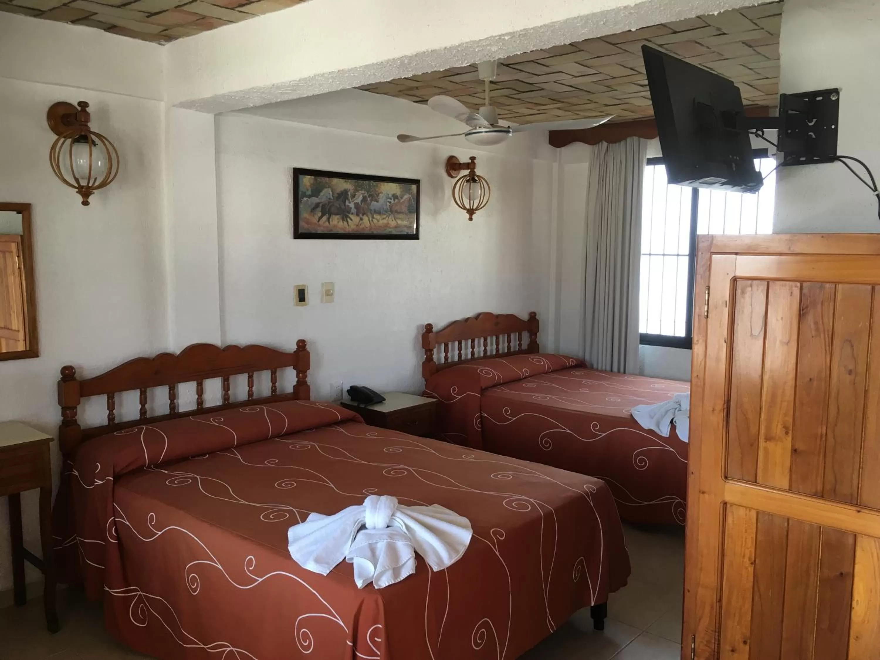 Photo of the whole room, Bed in Arcos hotel