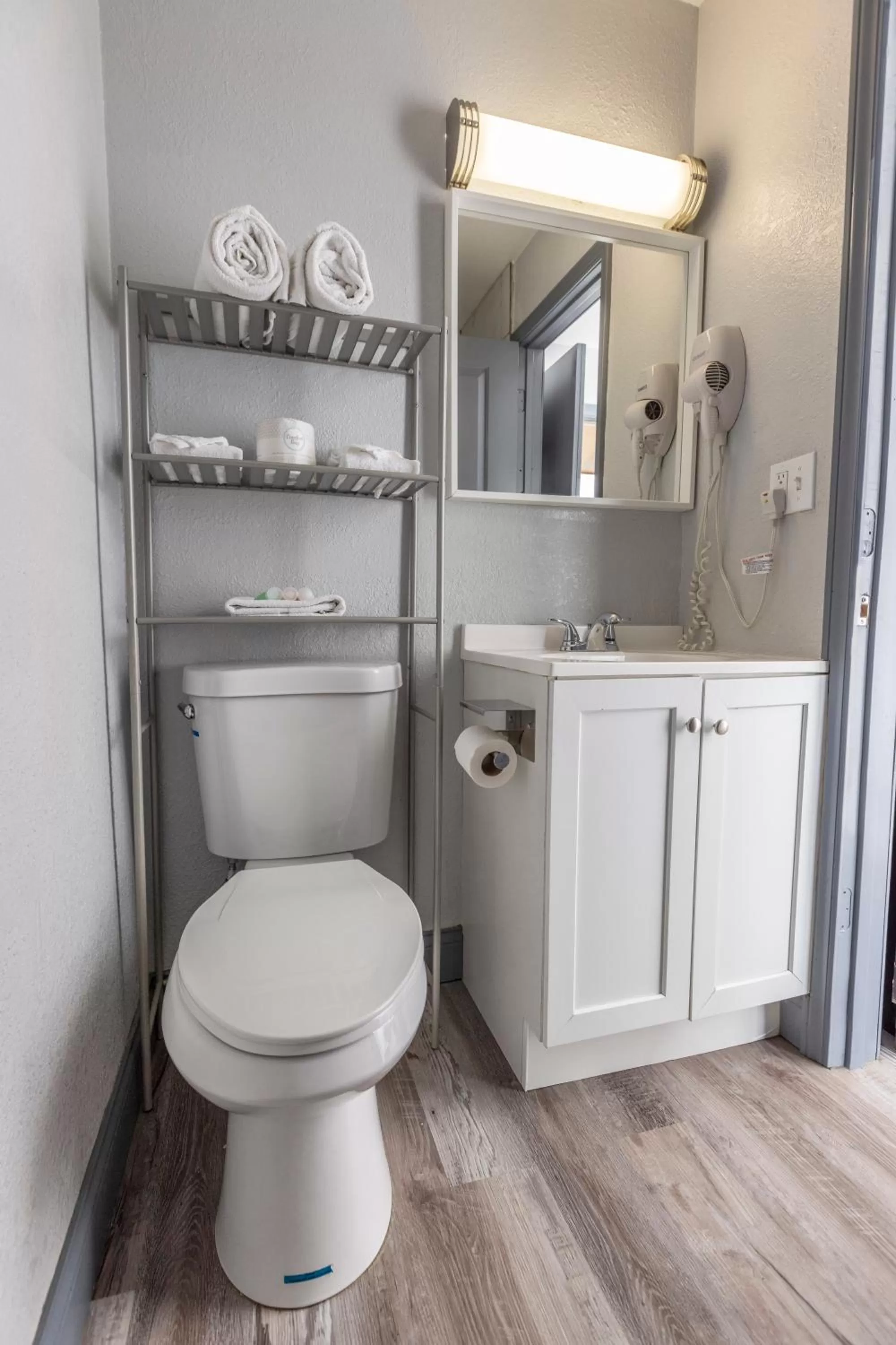 Toilet in Butler Inn