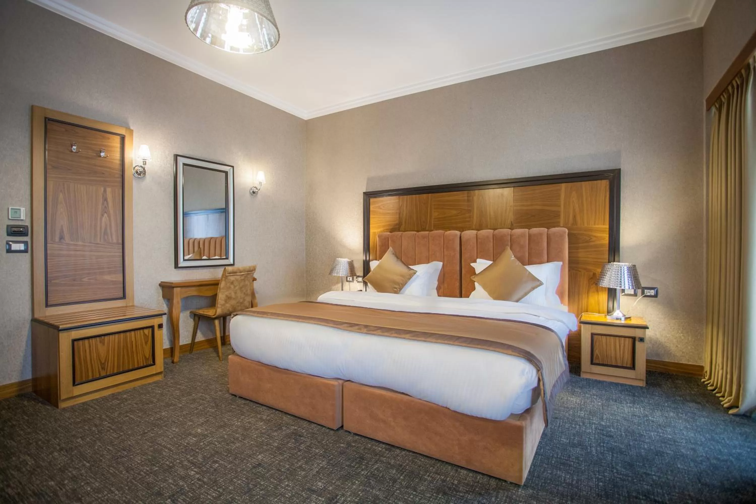 Seating area, Bed in Hotel Colosseo Tirana