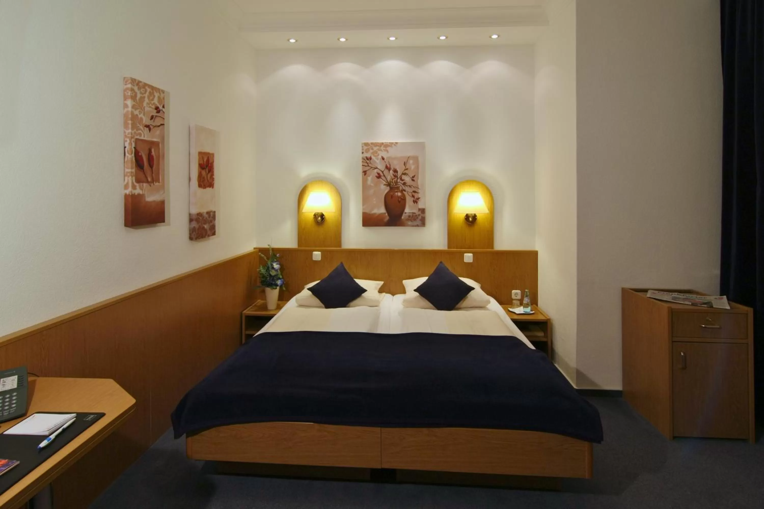 Bed in Hotel West an der Bockenheimer Warte