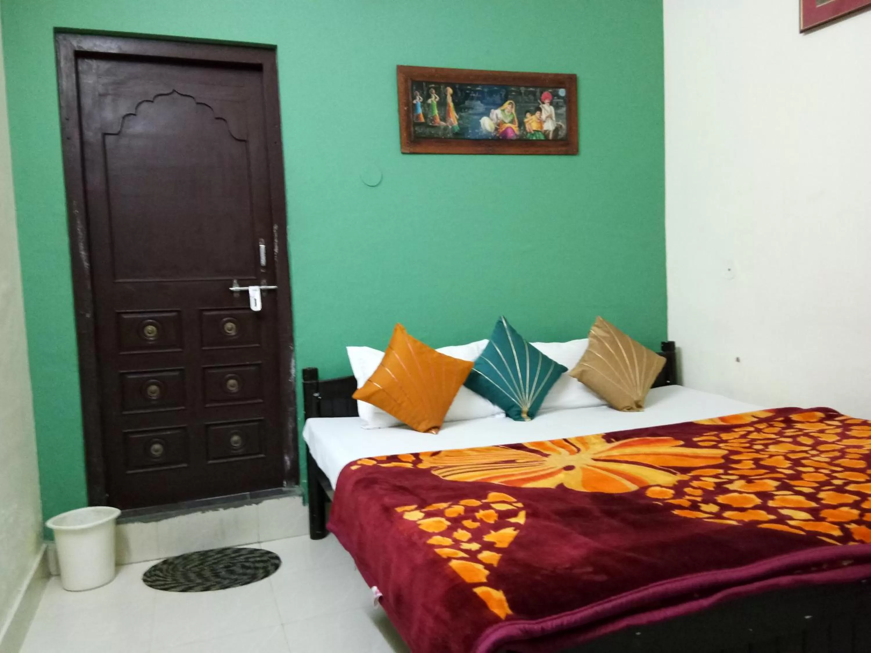 Photo of the whole room, Bed in Haveli Taragarh Palace