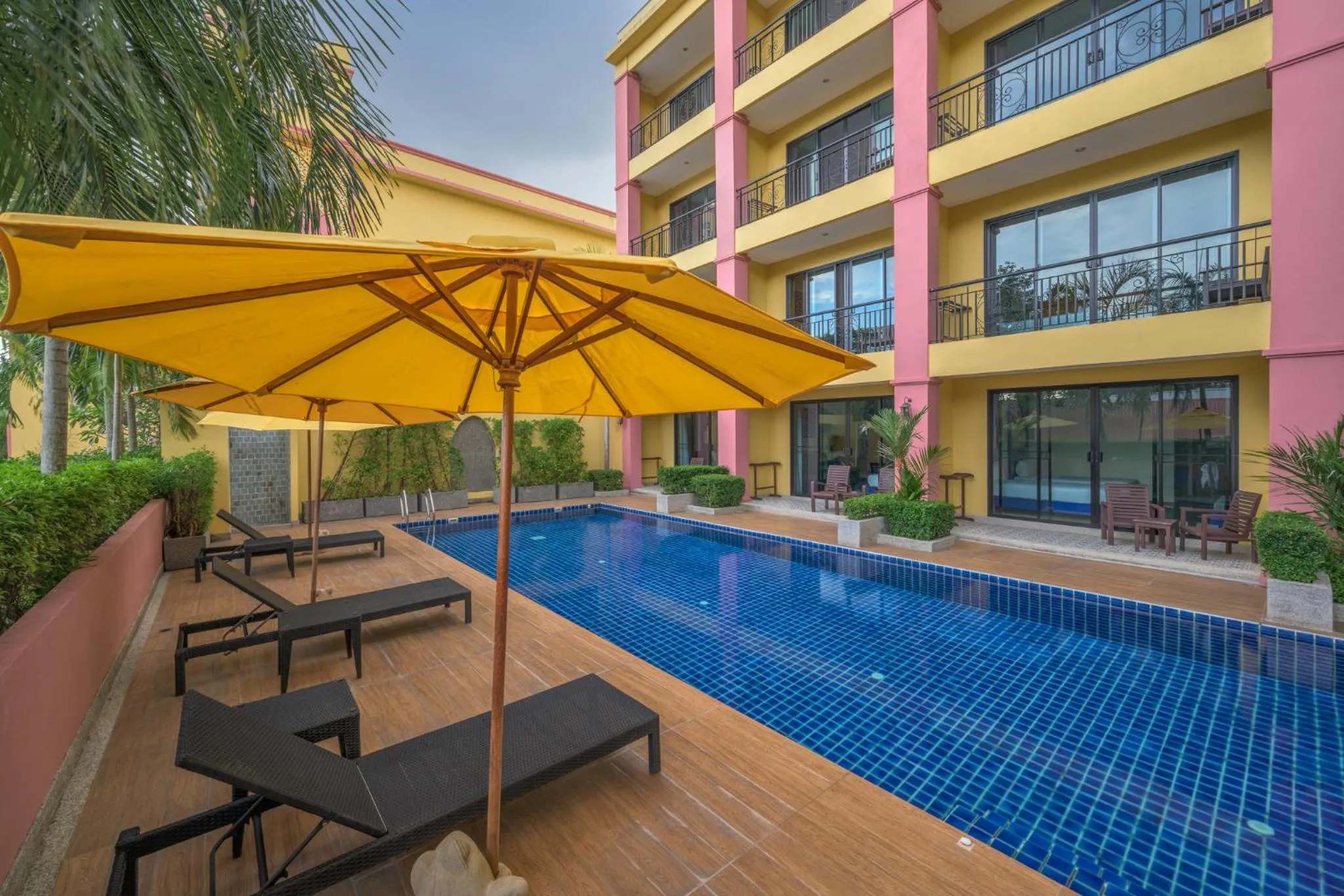 Swimming Pool in Anchanlina Hotel - SHA Plus