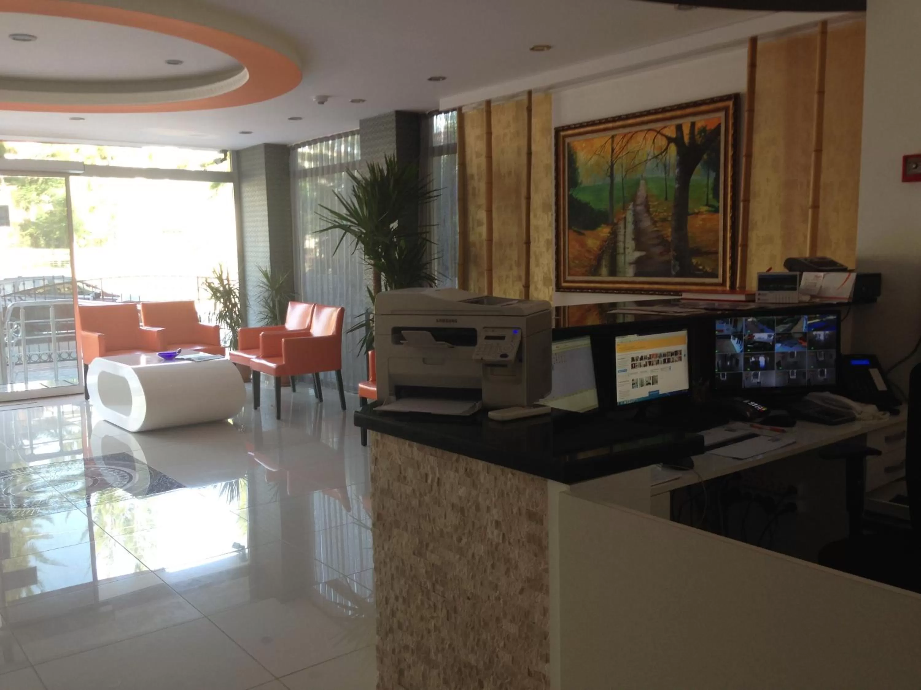 Lobby or reception in Mutado Hotel