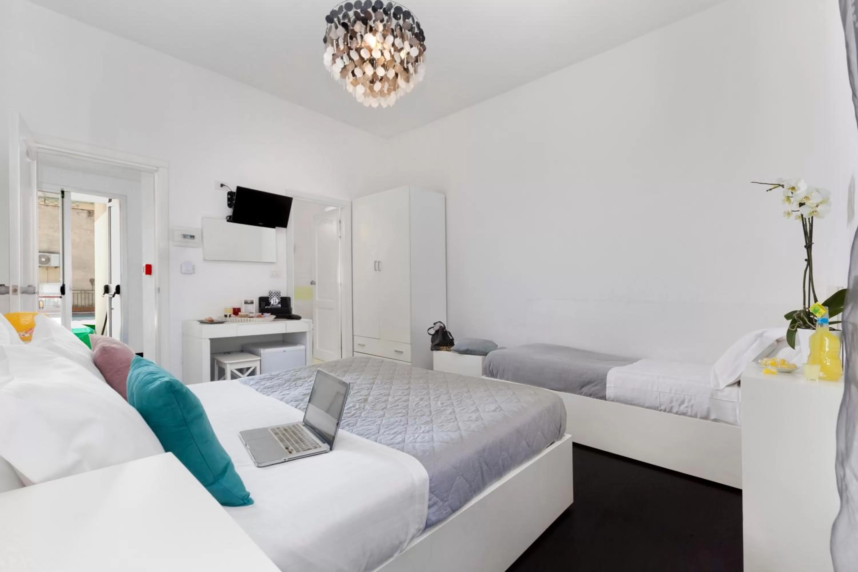 Photo of the whole room, Bed in Hotel Herculaneum