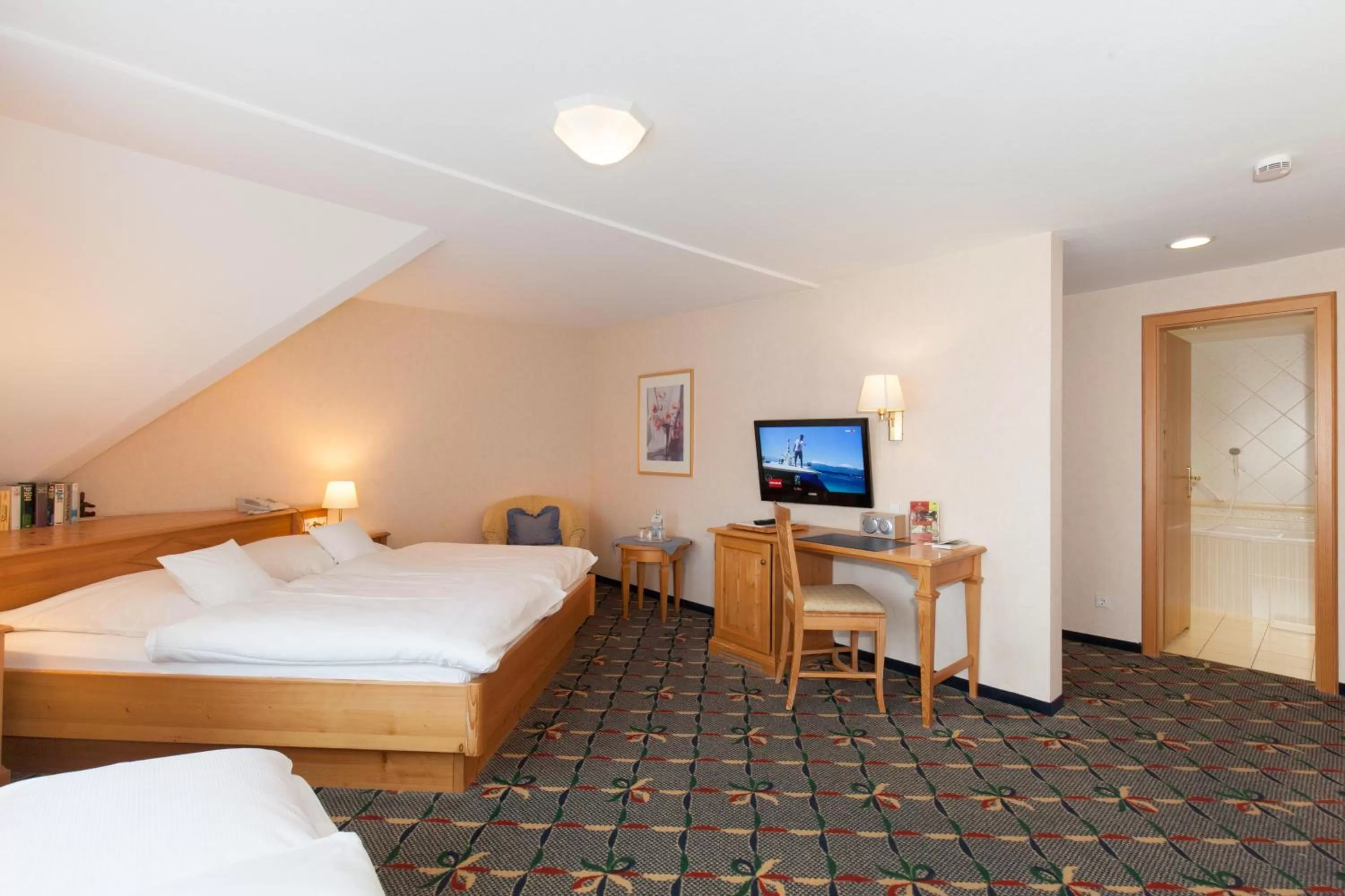 Bed in Landgasthof Hotel Hirsch