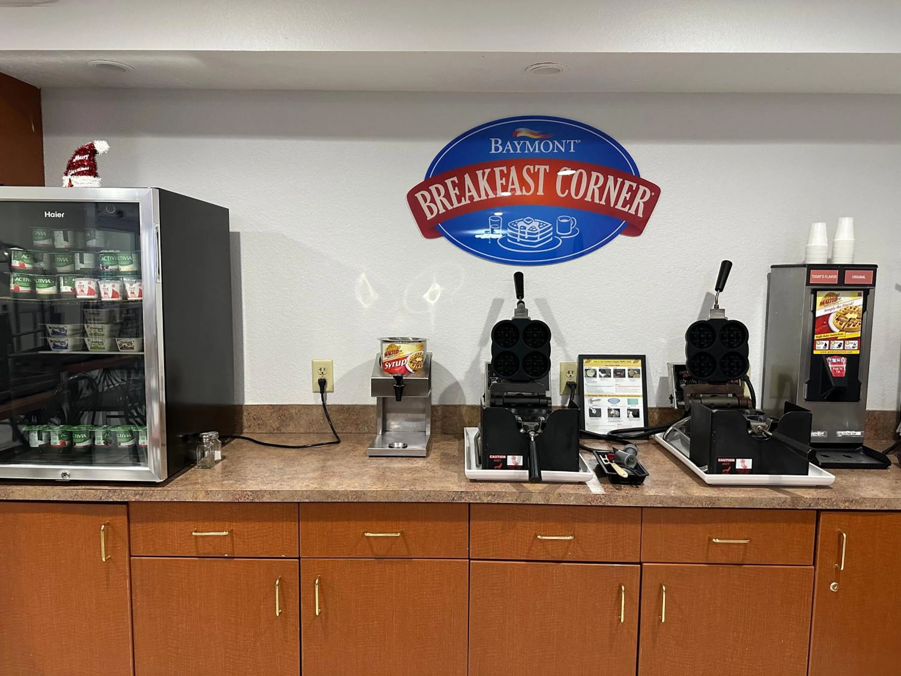 Breakfast in Baymont by Wyndham Omaha SW