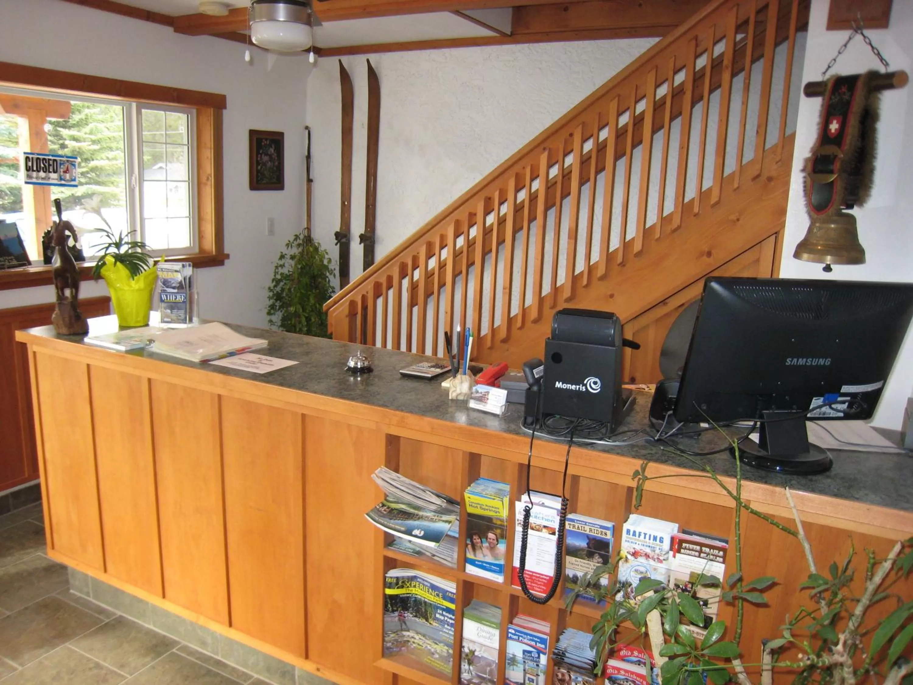 Lobby or reception in Gateway Motel