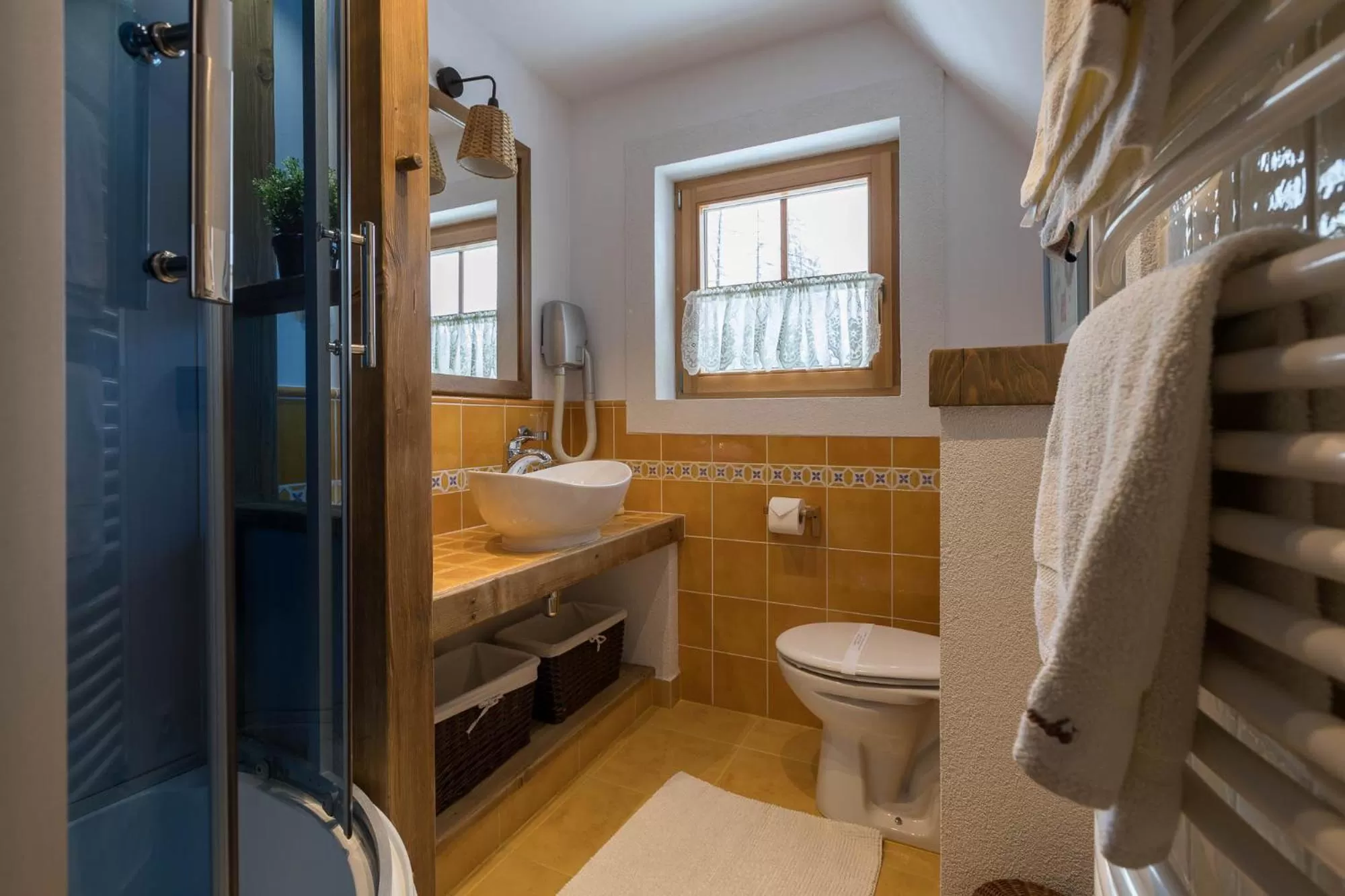 Shower, Bathroom in Bambi Cottage