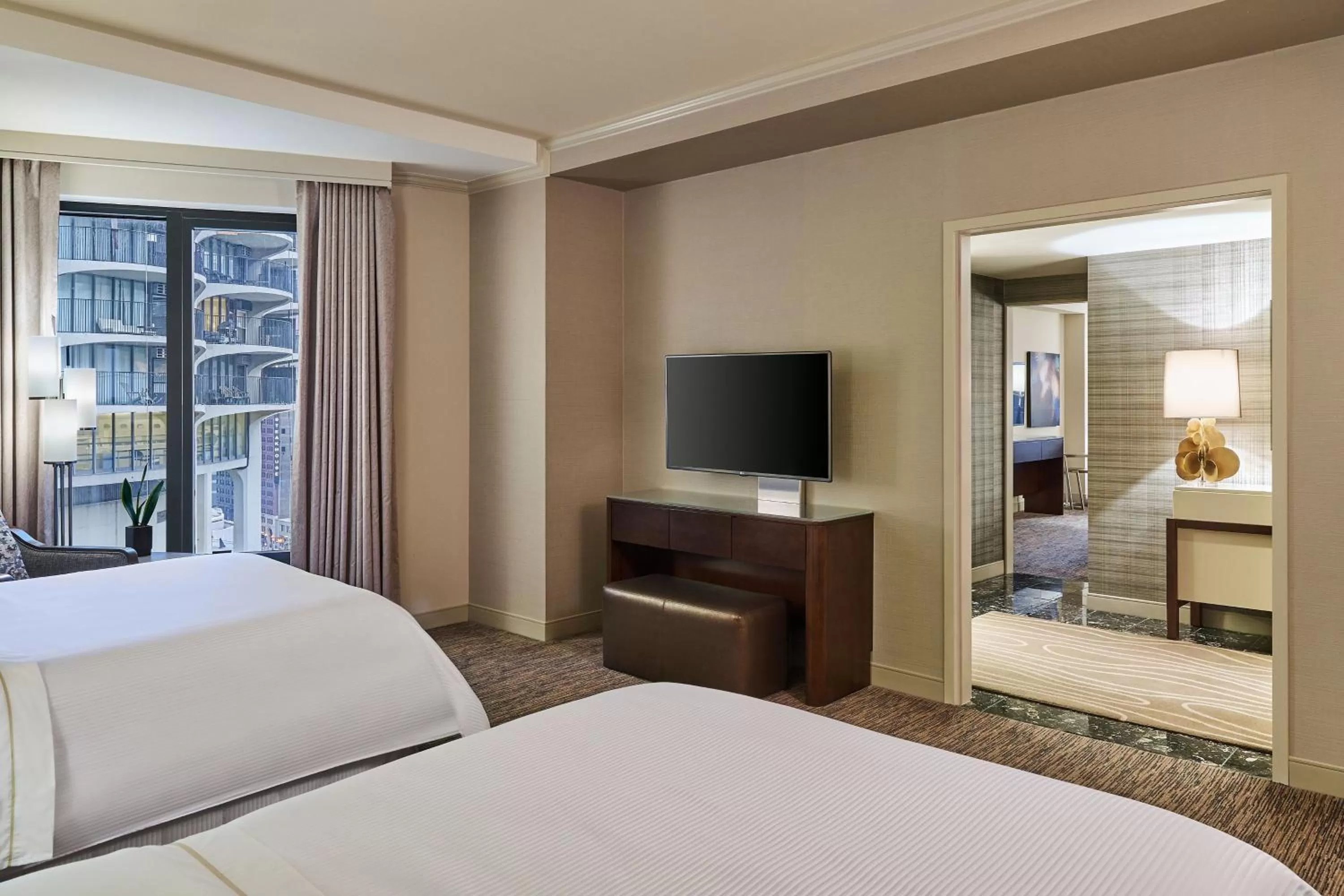 Photo of the whole room, Bed in The Westin Chicago River North