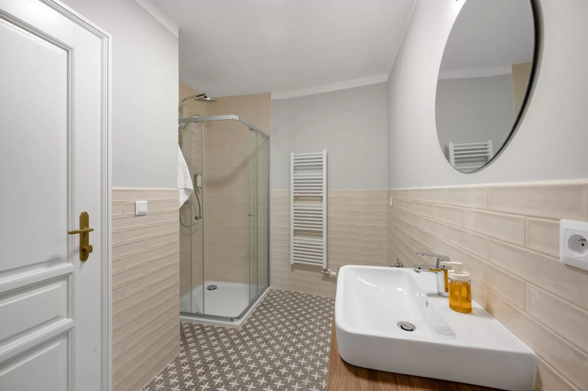 Shower in Palace Apartments