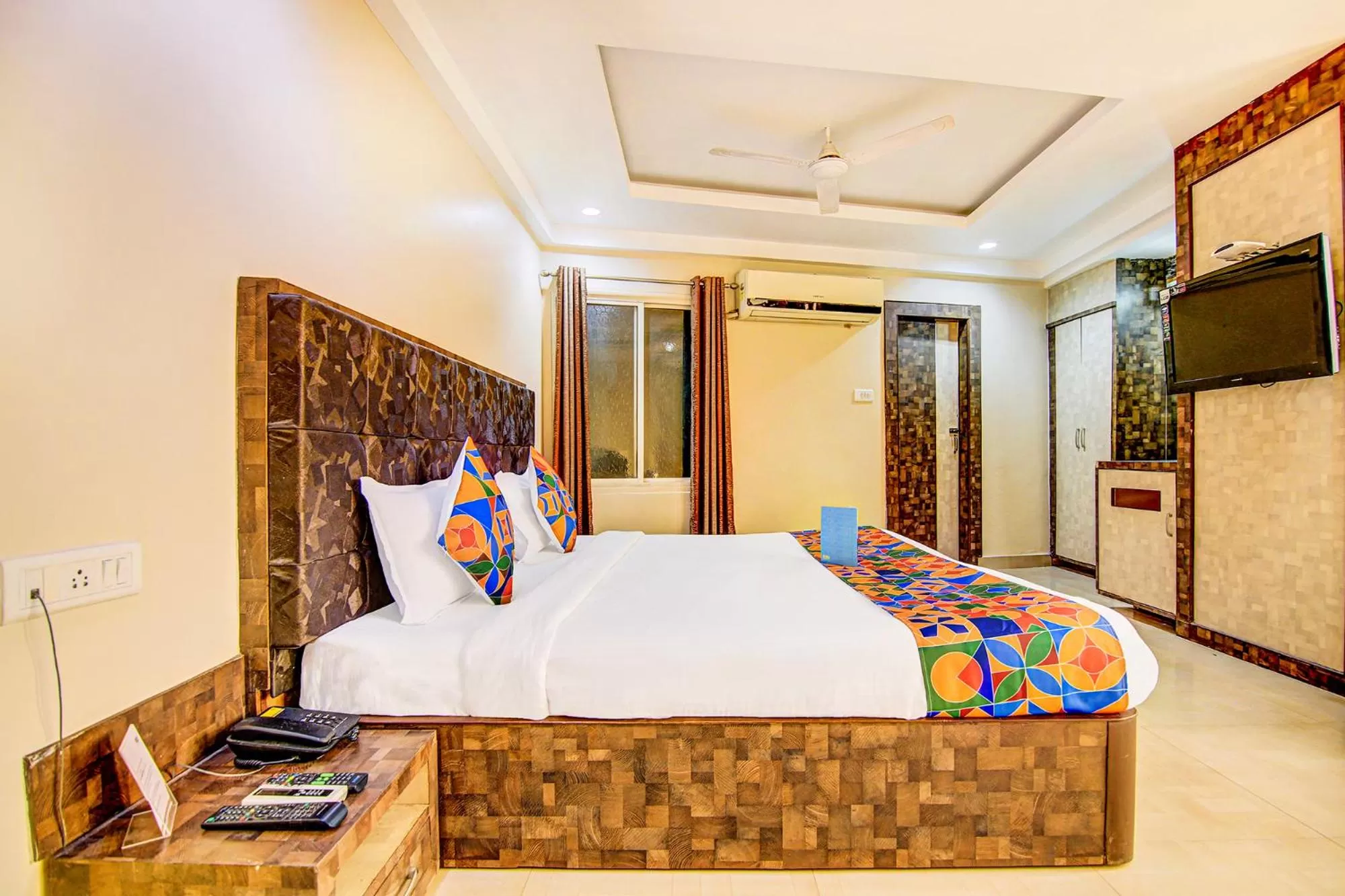 Bedroom, Bed in Via CT Palace