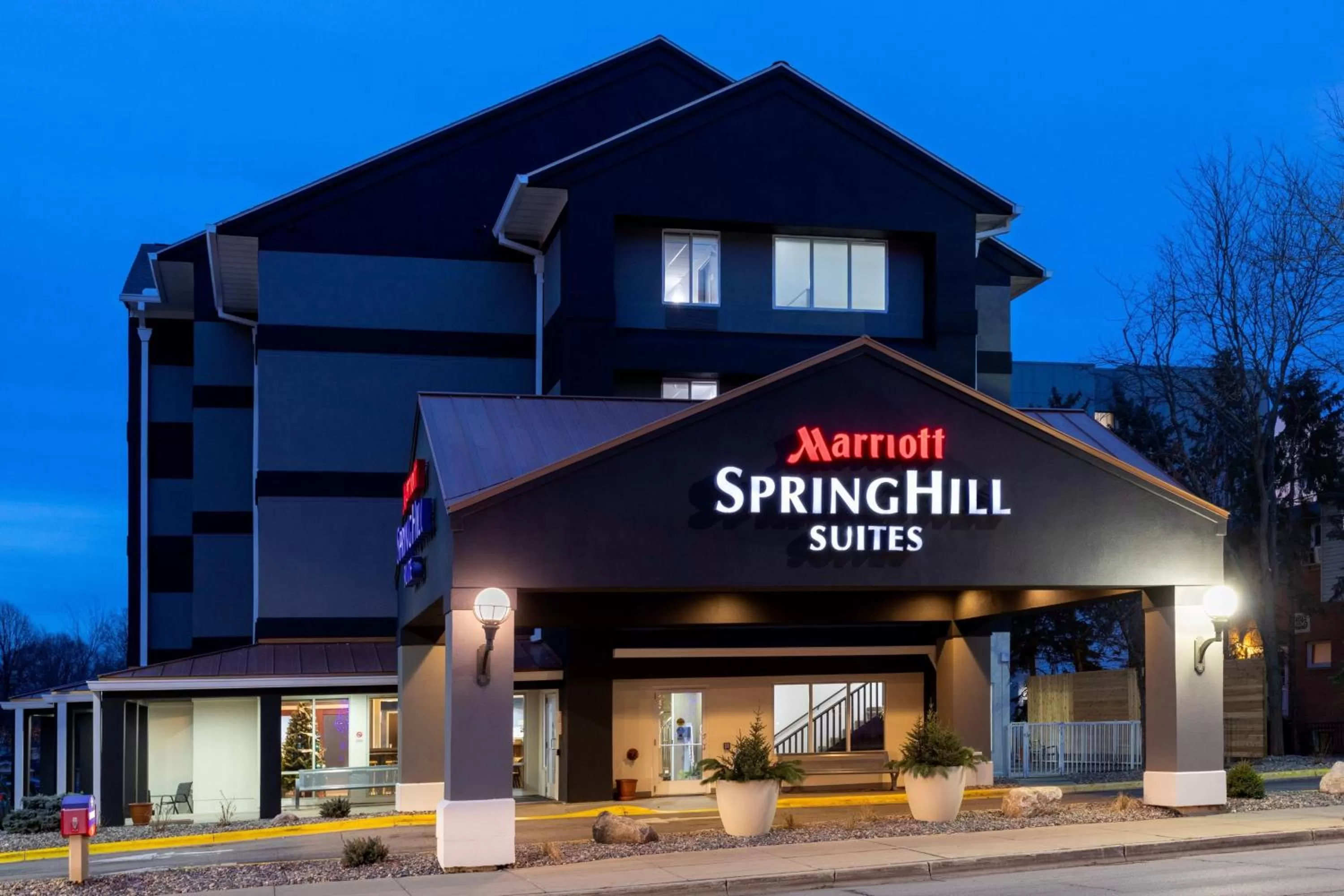 Property building in SpringHill Suites Rochester Mayo Clinic Area / Saint Marys