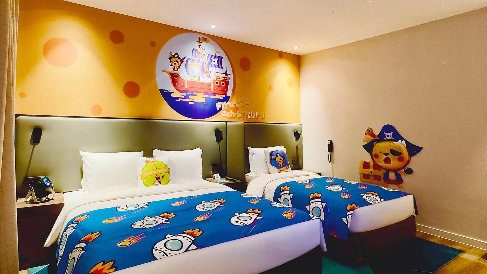 Bedroom, Bed in Holiday Inn Express Shanghai Kangqiao by IHG