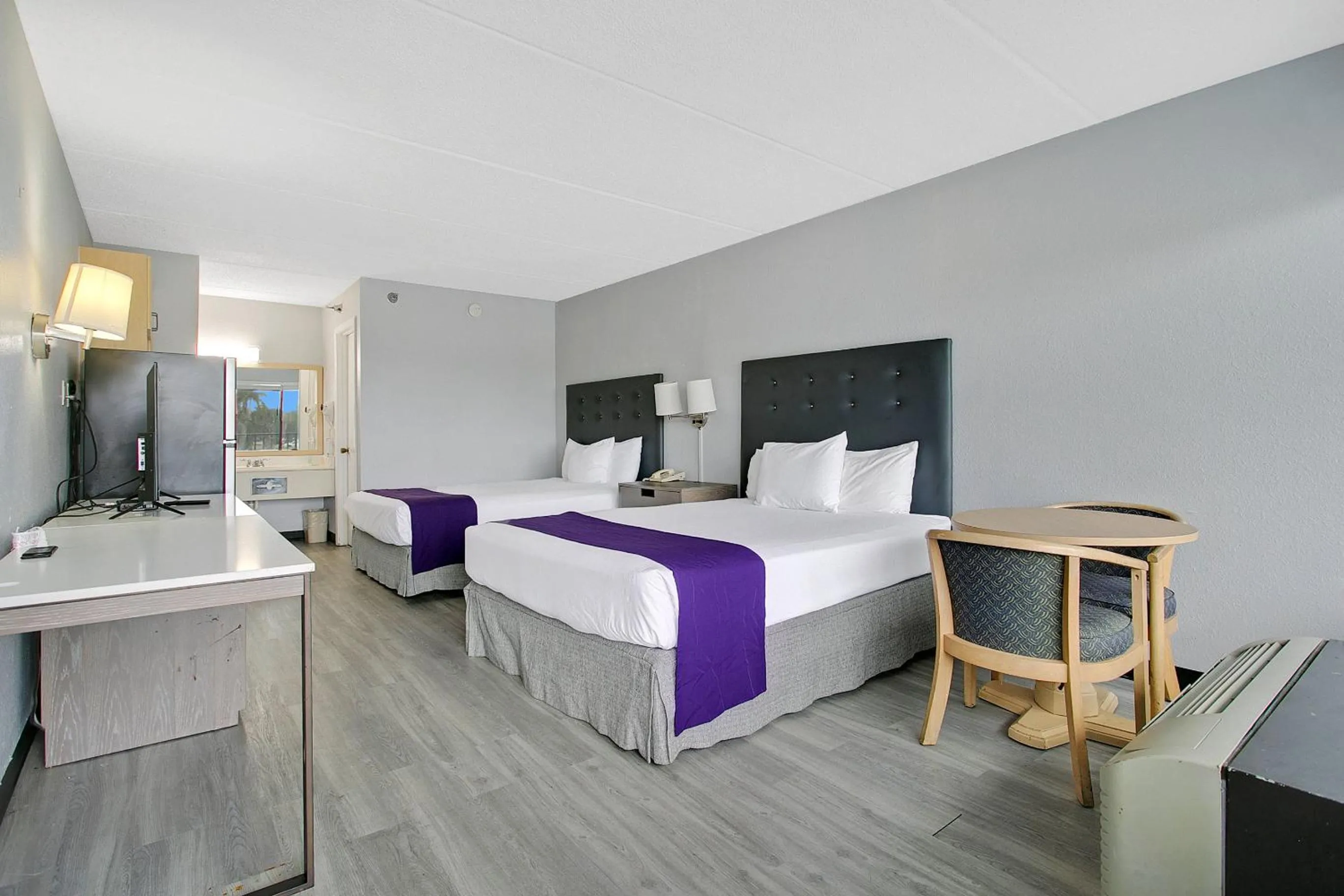 Photo of the whole room, Bed in Vivo Living Kissimmee West