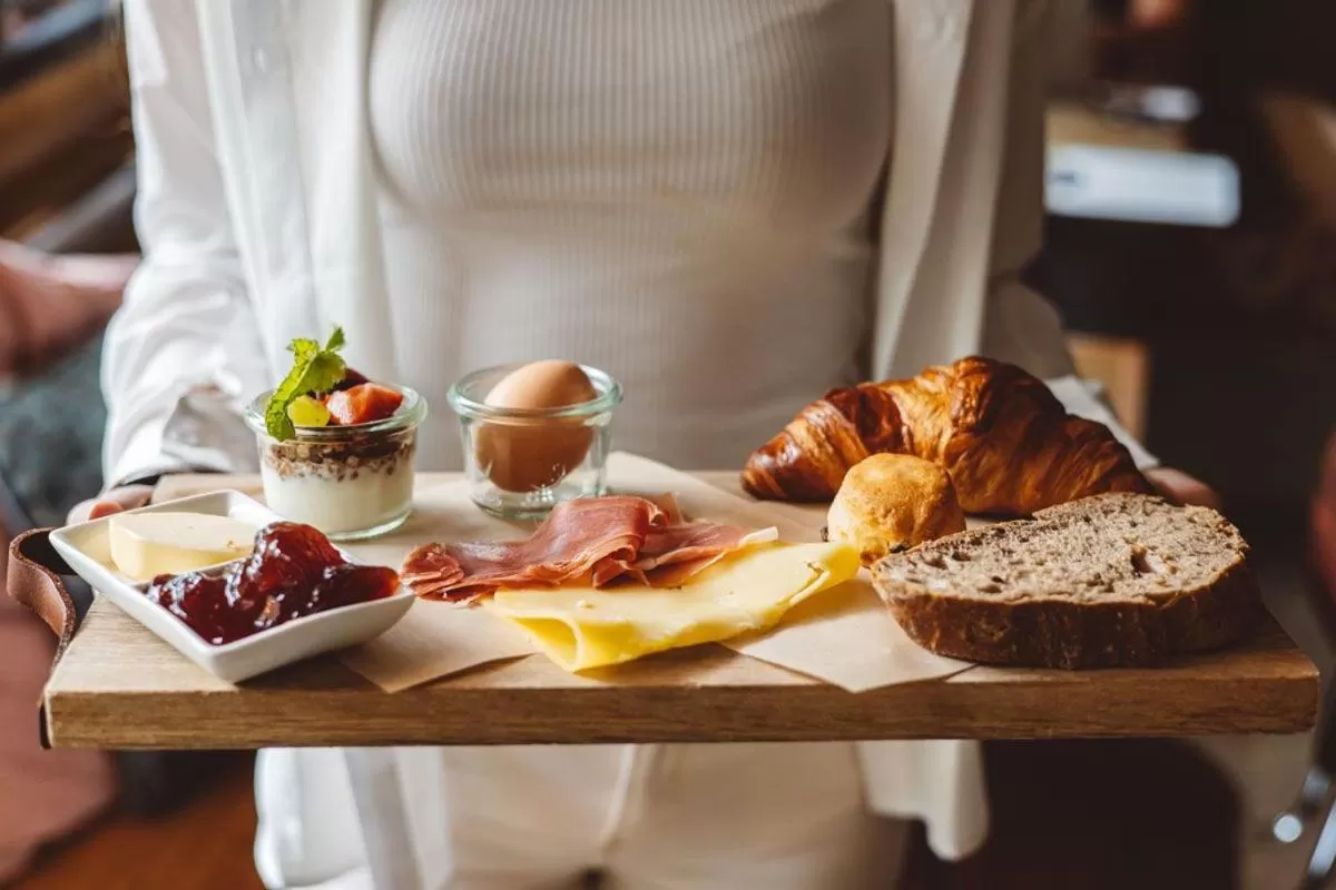 Breakfast in Hotel Unplugged