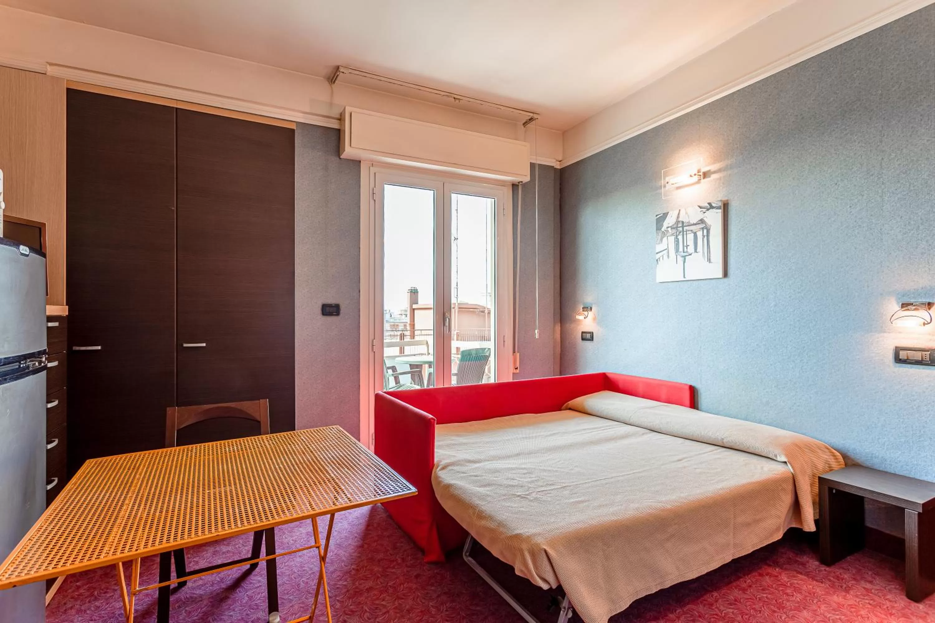 Photo of the whole room, Bed in Residence & Suites