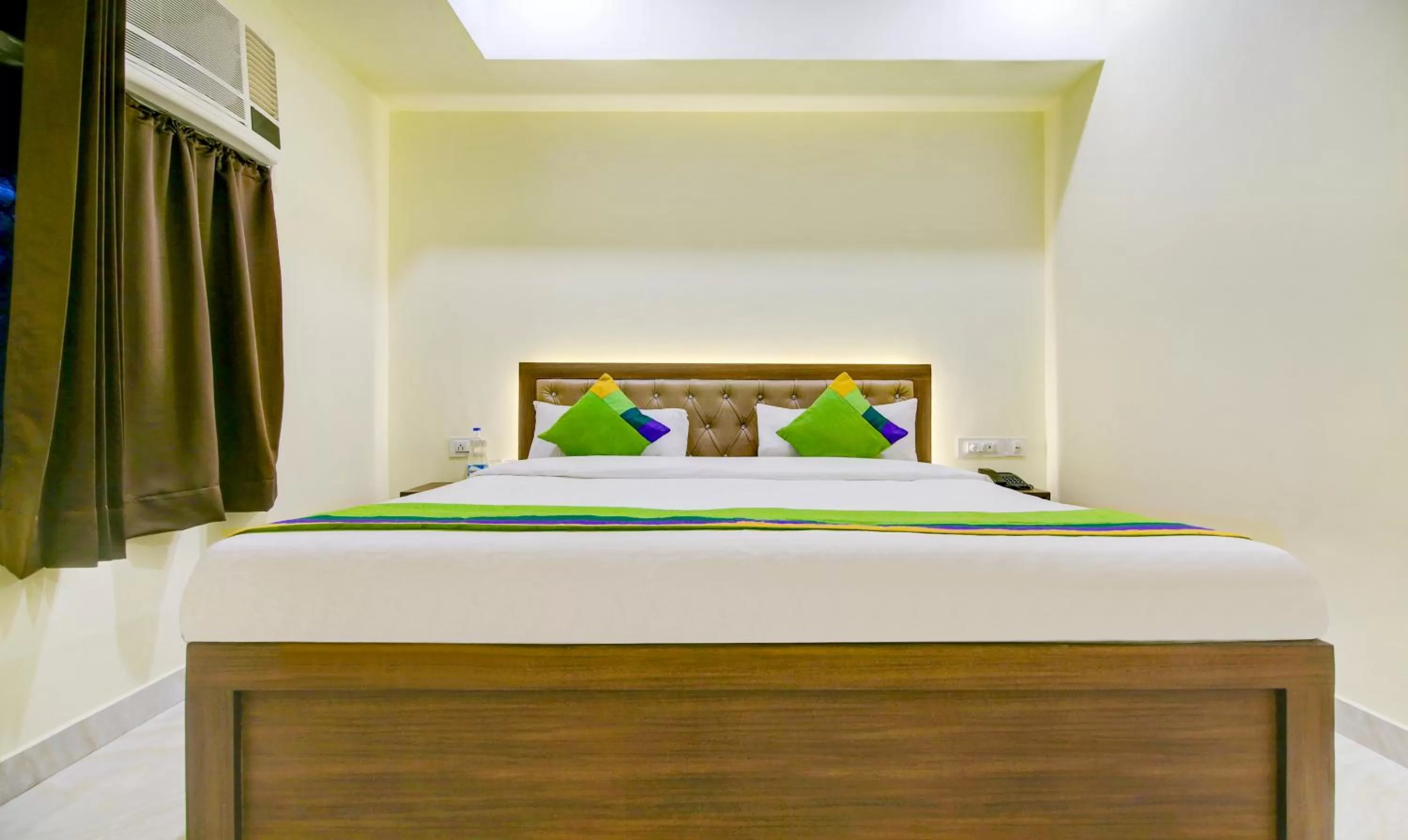 Bedroom, Bed in Itsy by Treebo - Oasis Inn