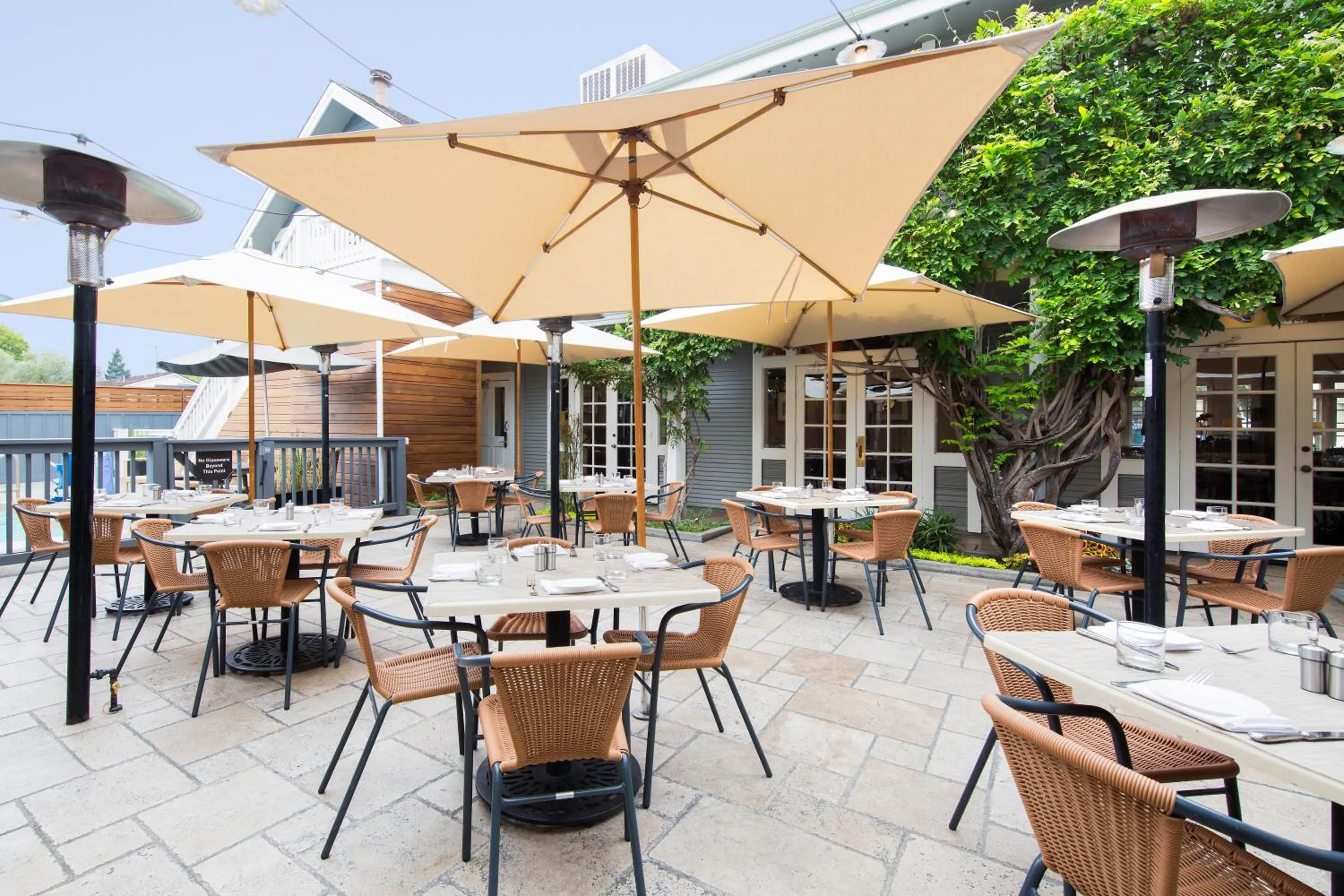 Patio in El Dorado Hotel