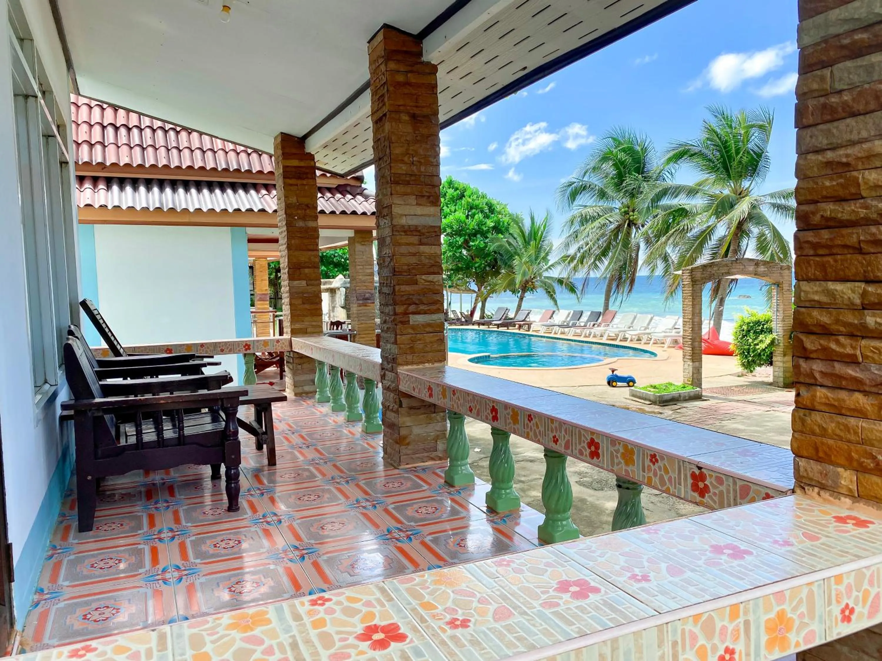 Lanta Paradise Beach Resort