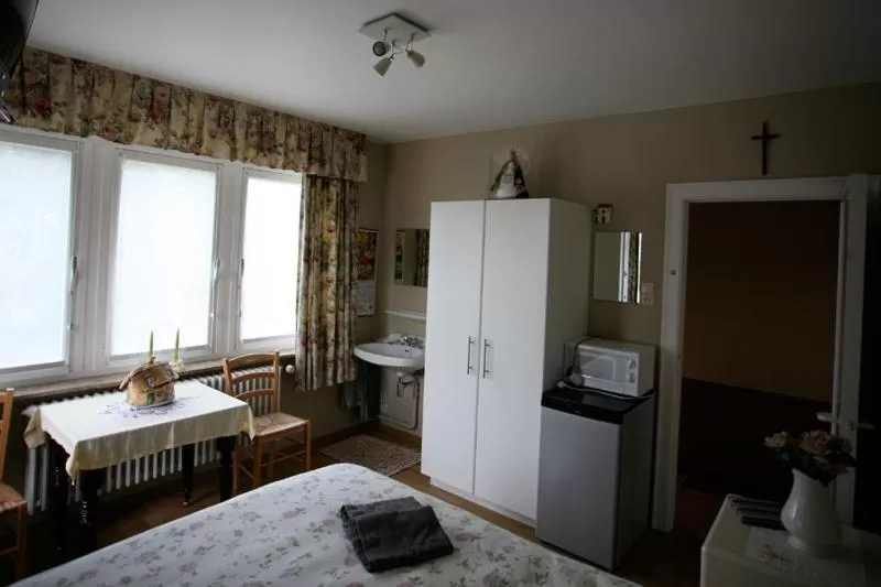 Photo of the whole room, Bed in B&B House Caesekin