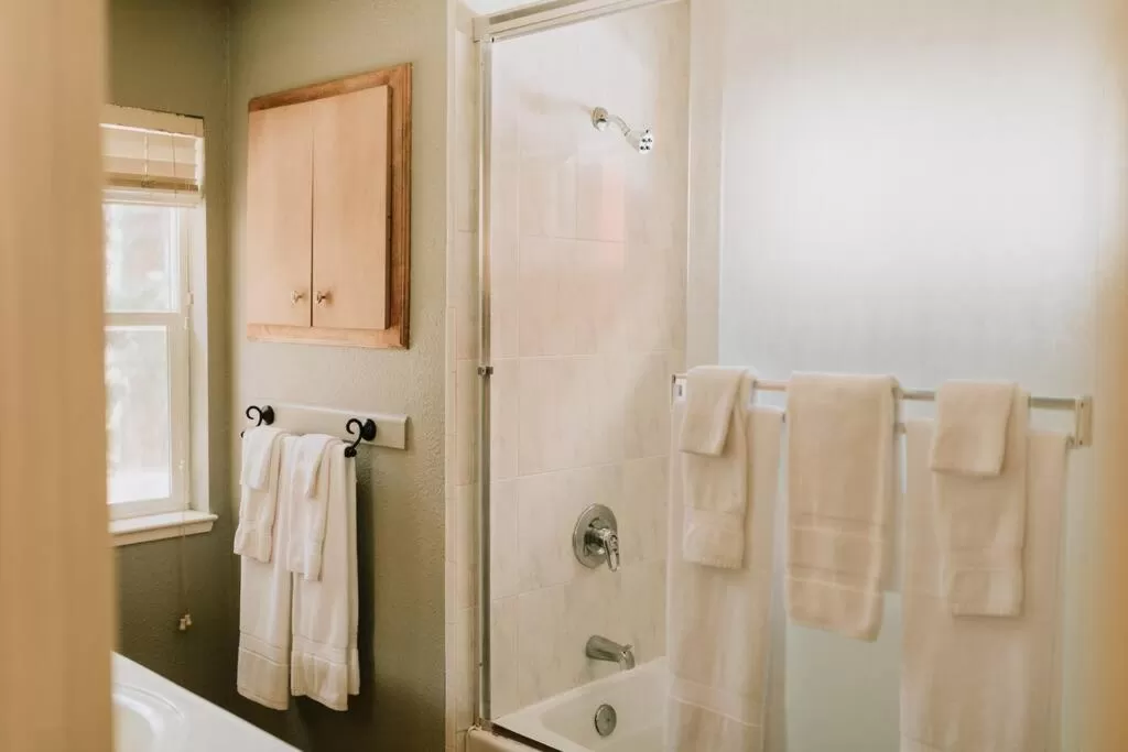 Bathroom in The Long Barn Lodge