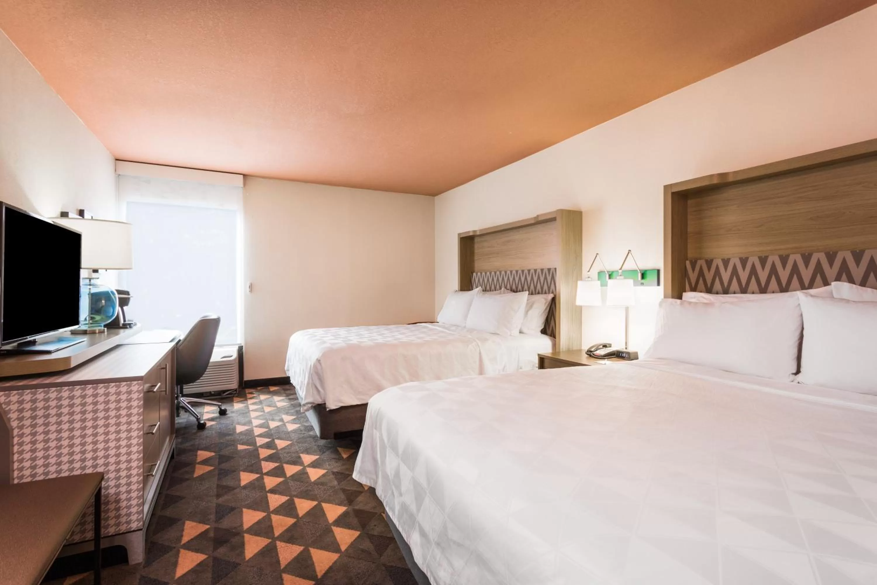 Twin Room - Mobility Access with Bath Tub in Holiday Inn - Boone - University Area, an IHG Hotel