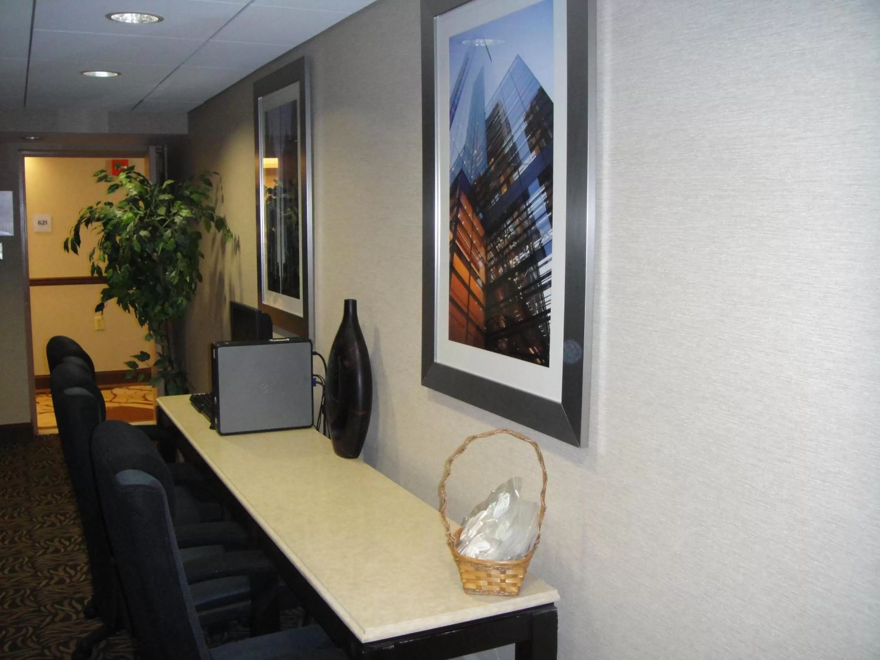 Business facilities in Wyndham Garden Philadelphia Airport